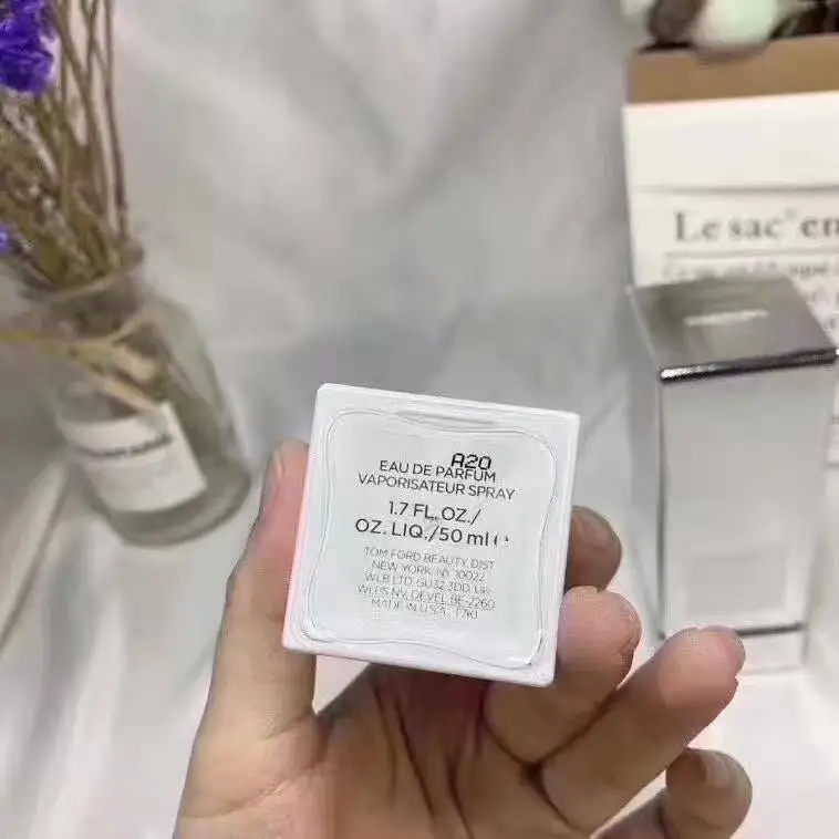 

The original single quality The new style is the echo of the bright streamer. The feeling of the winter sun shining on the snow