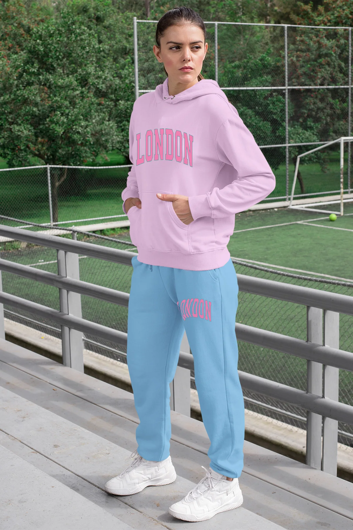 Женский спортивный костюм Angemiel розовый с капюшоном синие спортивные штаны |