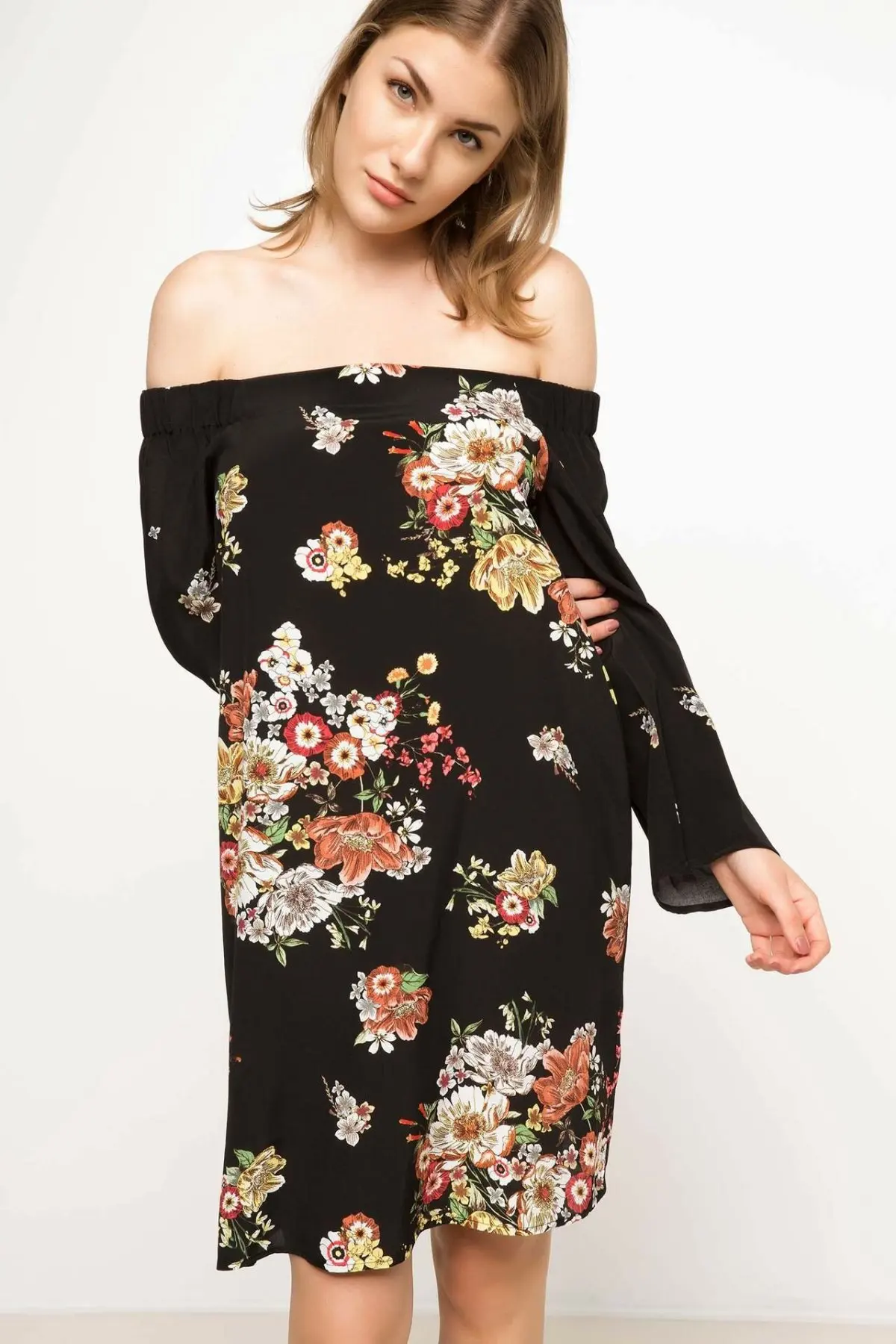 Женское платье с открытыми плечами DeFacto черное Тканое цветочным принтом длинные