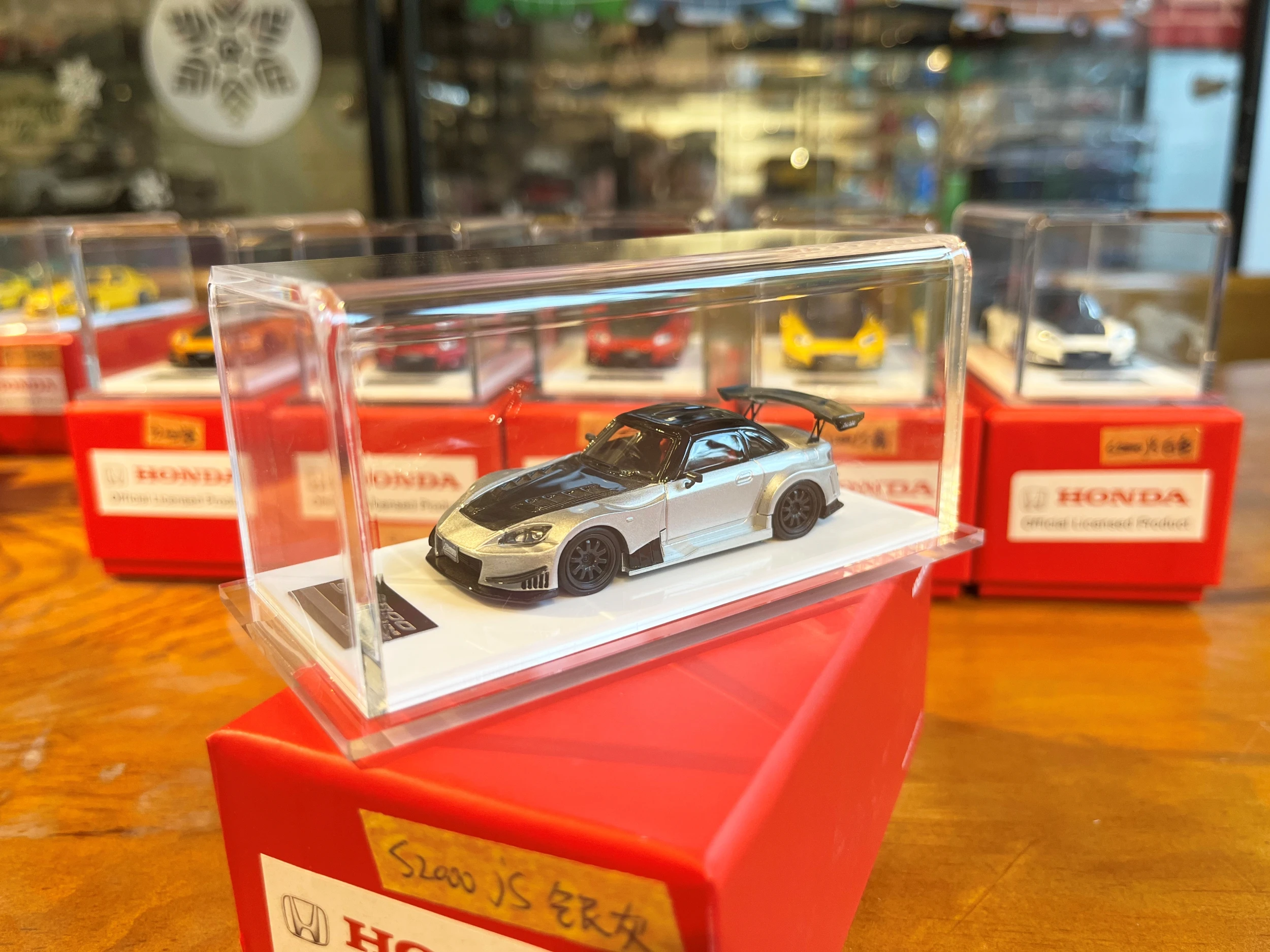 В наличии популярная модель OM 1:64 высококлассная машинка Honda S2000 J's Racing Version