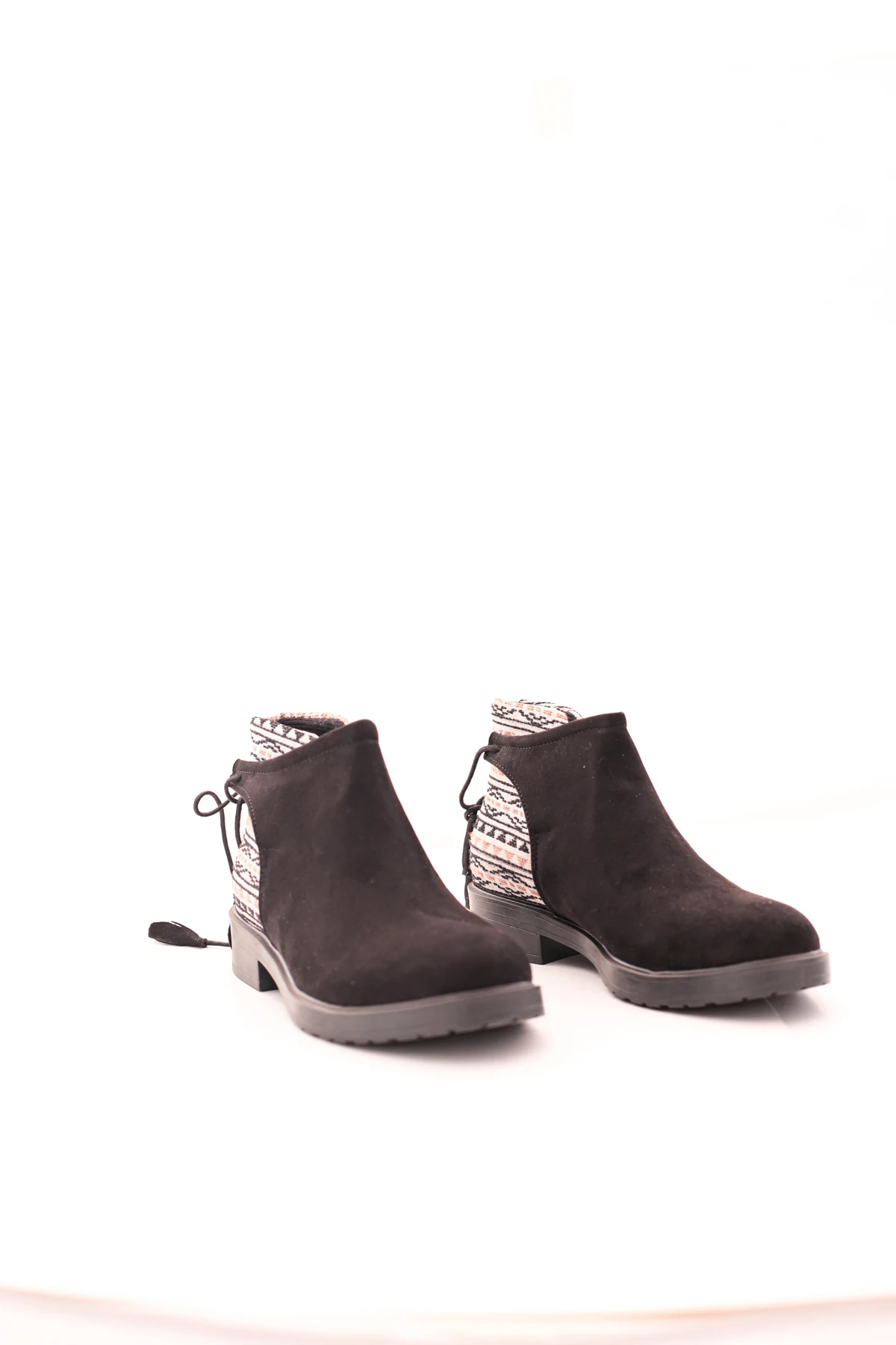 

Black Ethnic Pattern Suede Women Boots & Bootie