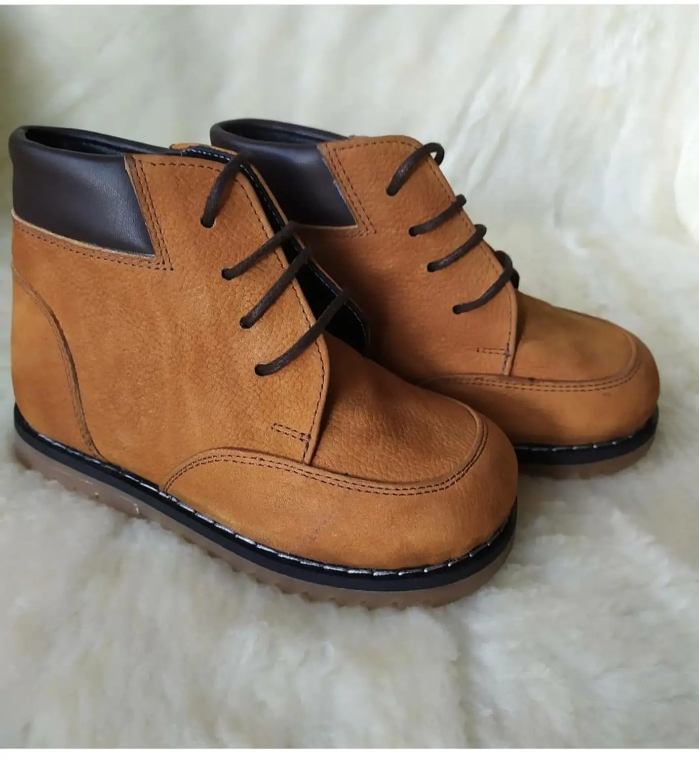 

healthy breathable genuine leather boots. Ideal for boys and girls in winter. hand made healthy winter boots