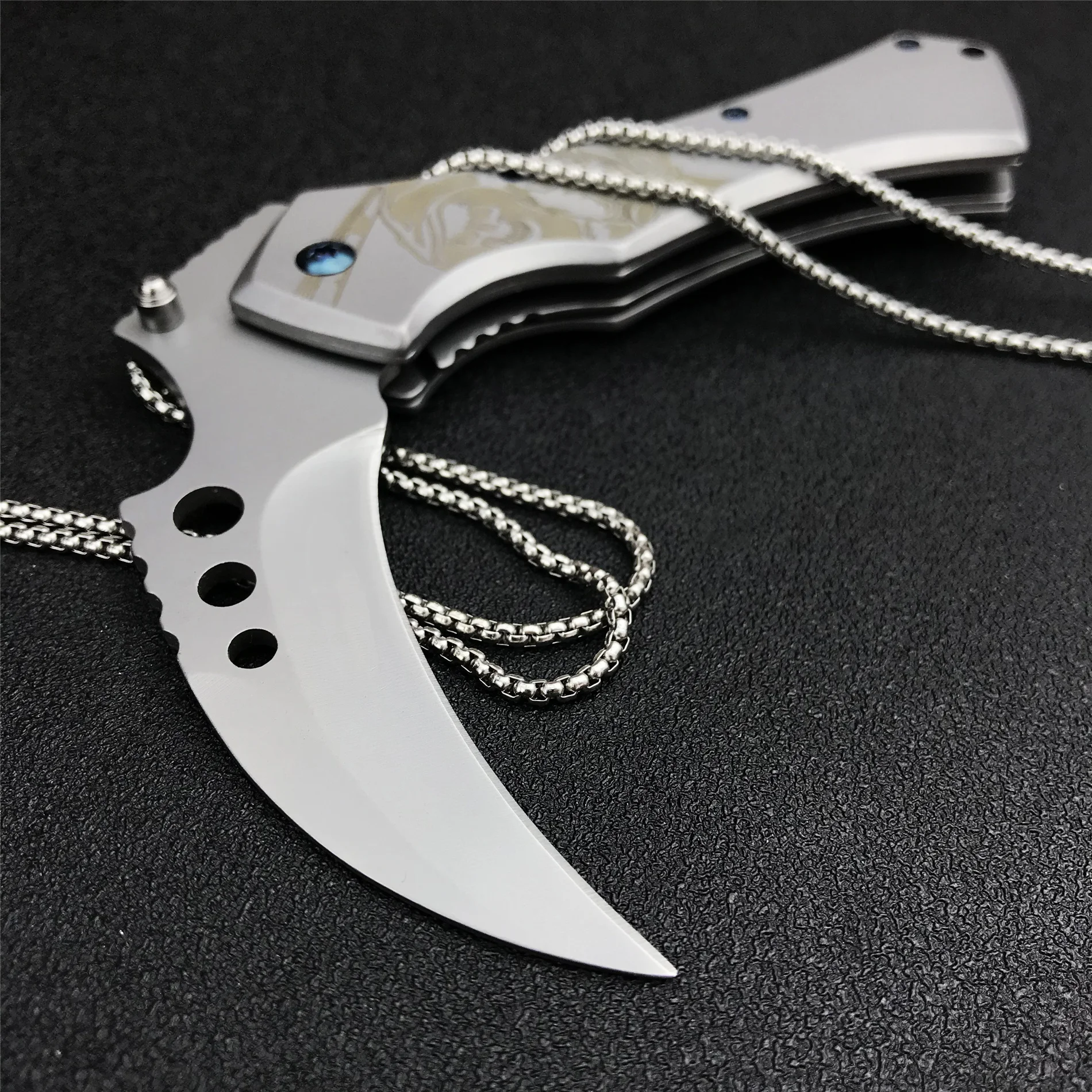 

CS GO All Steel 440c Karambit Knife Totem Handle Outdoor Easy Carry Folding Claw Knife Tactical Self Defense Hunting Tools