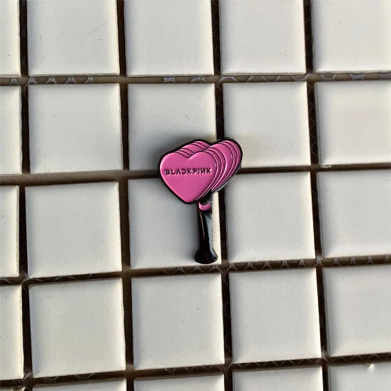 Metal Brooches Pin Bangtan Boys Broche Male SEVENTEEN TWICE GOT7 Lapel Pin BLACKPINK JIMIN JUNG KOOK V SUGA RM EXO Brooch YH368 - Окраска металла: BLACKPINK