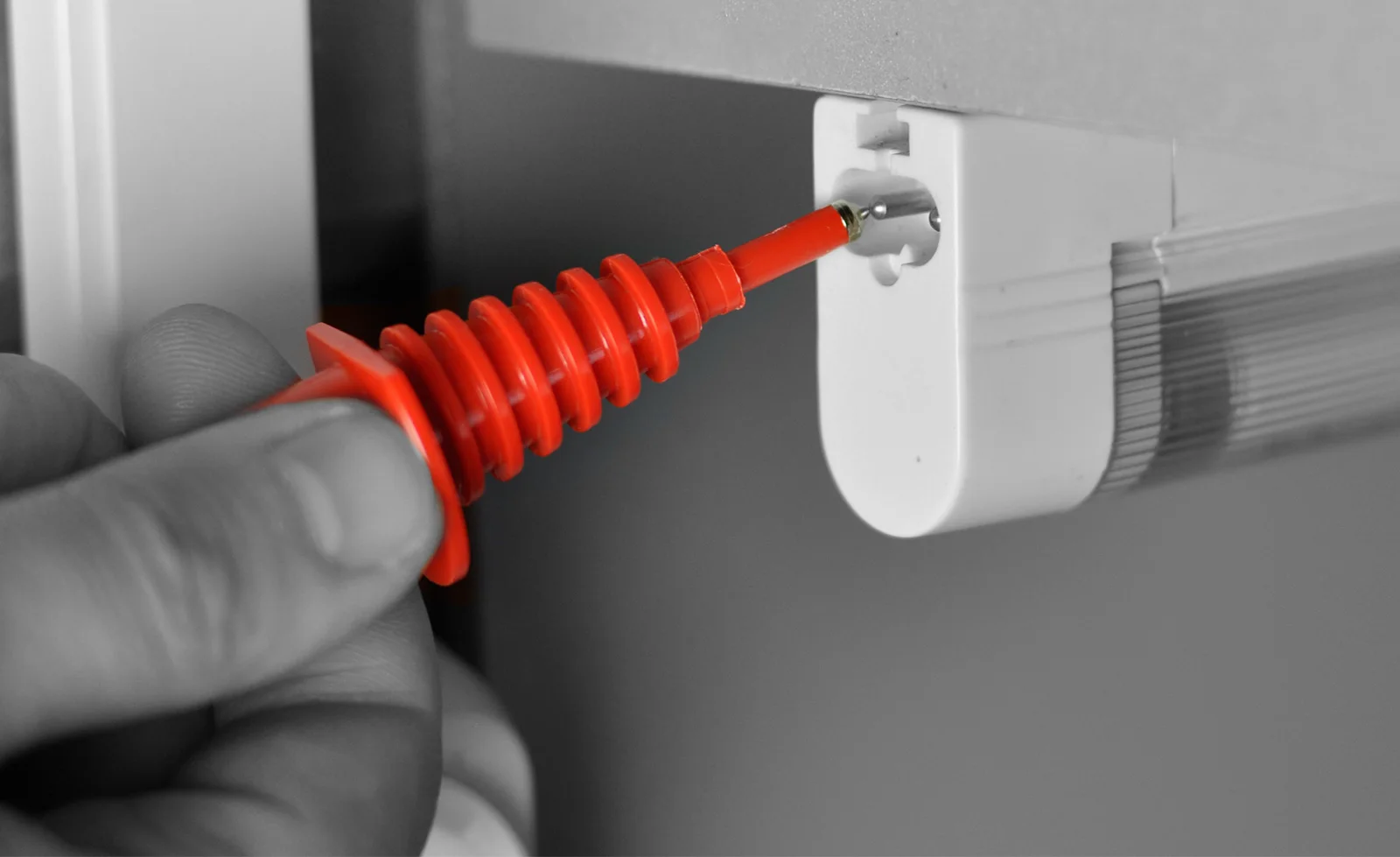 Зонд острый с разъемом банан красный Sonel (щупы для мультиметра 4 мм до 1000 Вольт