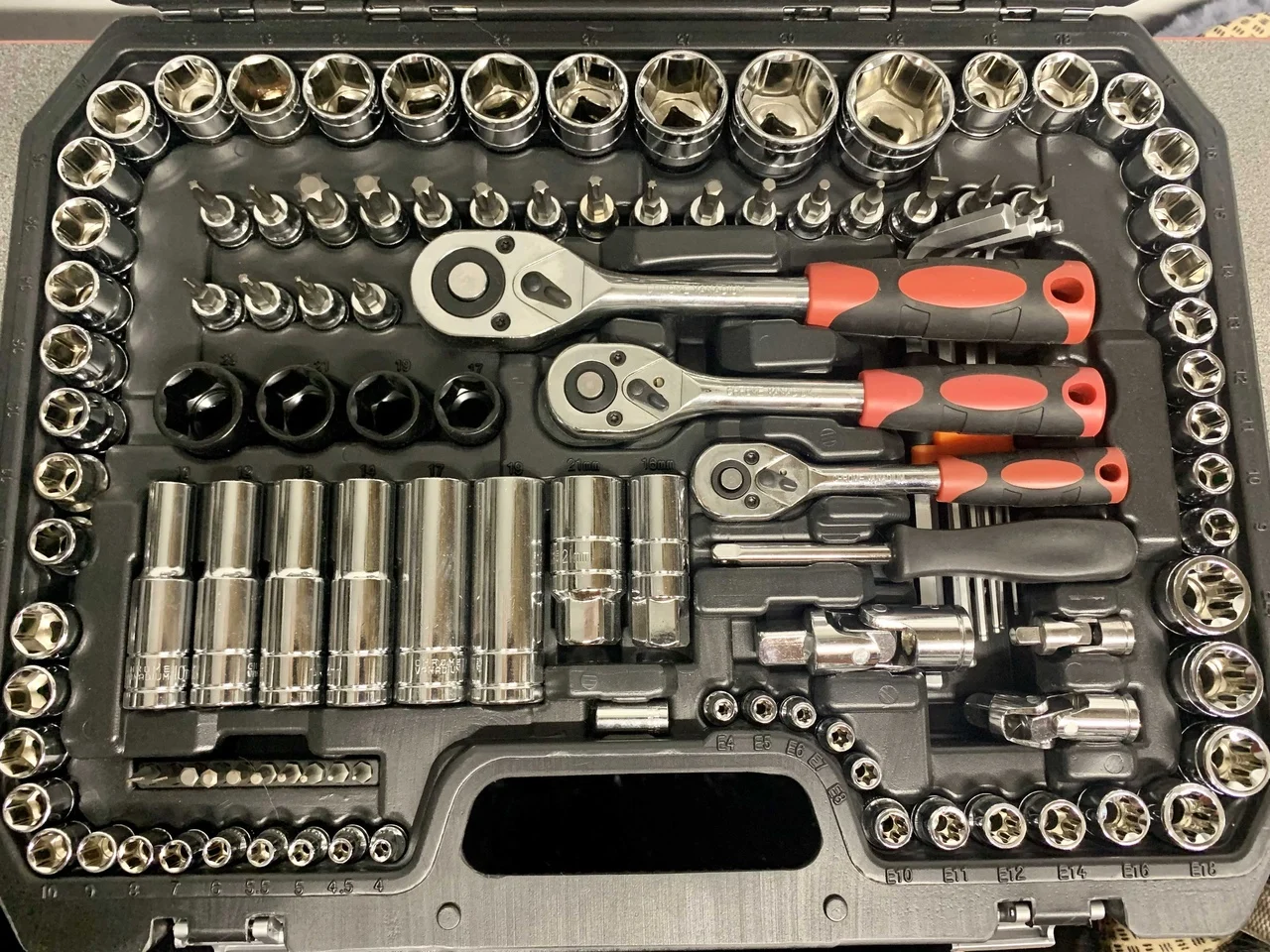 Набор инструментов 151 предметов головок и ключей для ремонта монтажа авто |