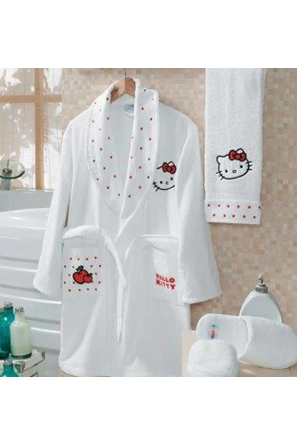 

HELLO KTTY WHITE 4-6 YEAR BATHROBE SET