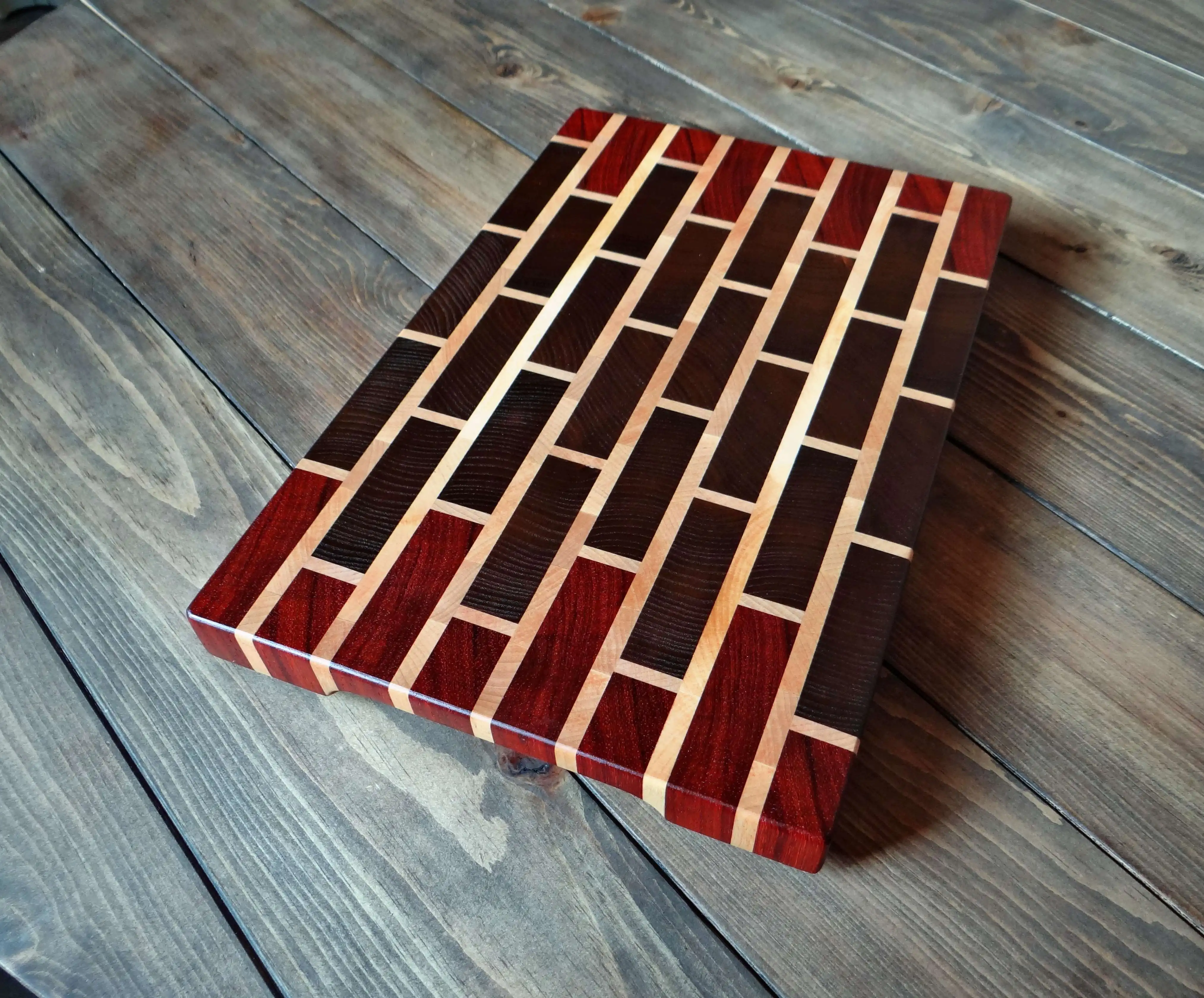 Торцевая разделочная доска Падук термо акация береза ручная работа 38*25*3см / NS11392 |