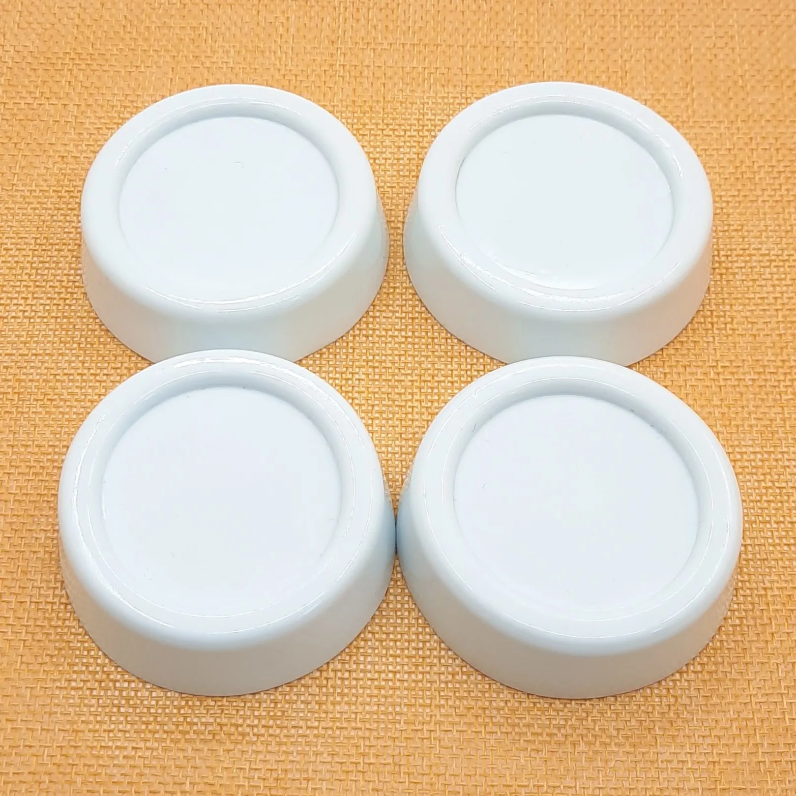 4 PCs A set of anti-vibration legs supports the washer for washing machines and refrigerators. | Обустройство дома