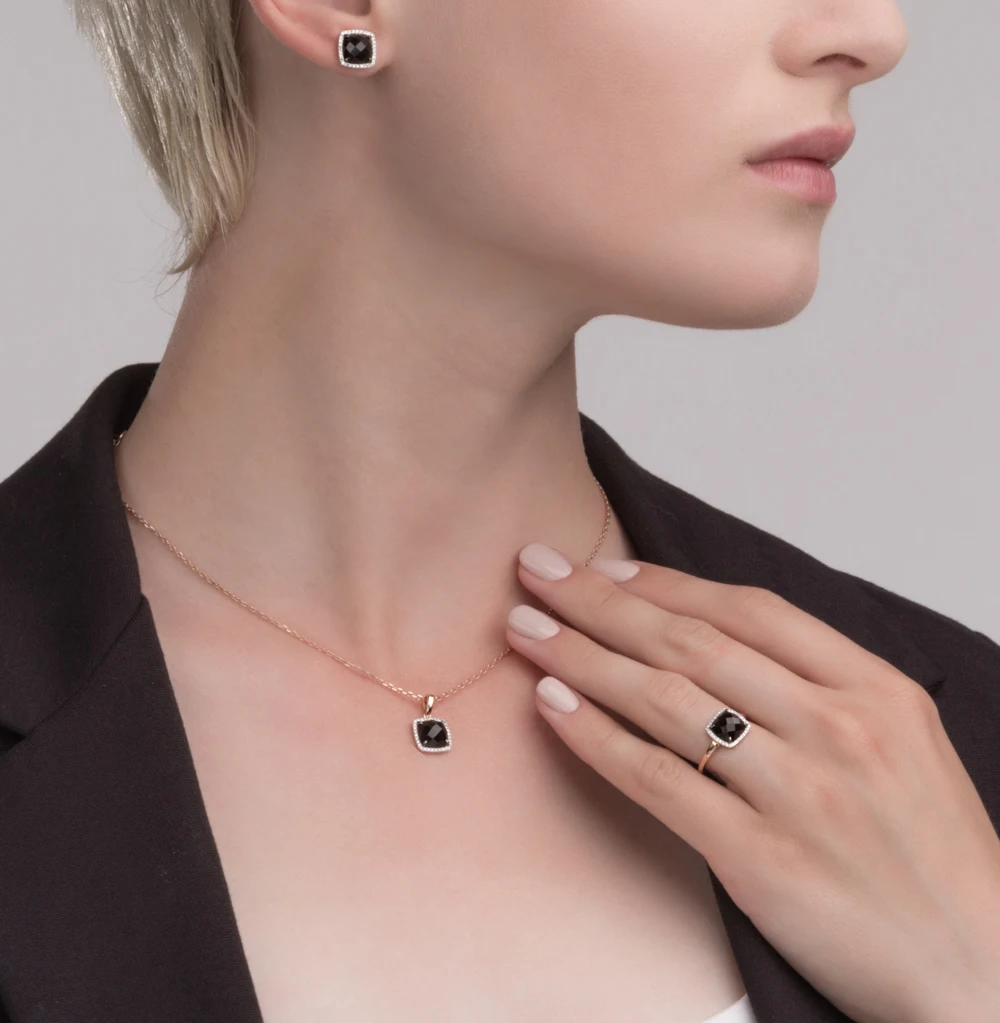 Золотая подвеска с ониксом и бриллиантами SUNLIGHT проба 585 | Украшения аксессуары