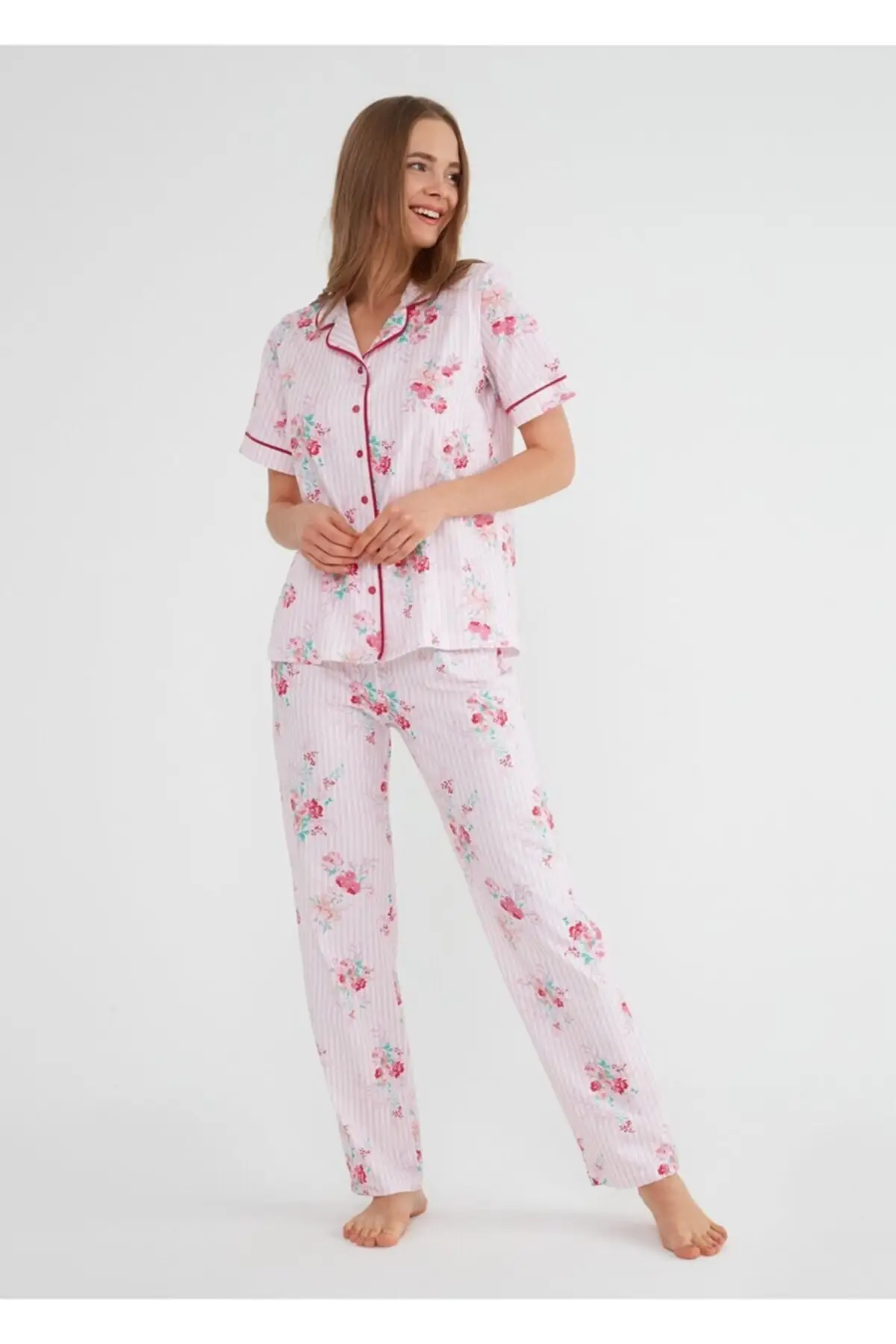 

VICTORIA PINK PİJAMA KIT FLOWER AND COMIC PATTERNED PALACE HAVASI COMFORTABLE COTTON FABRIC MODERN DESIGN