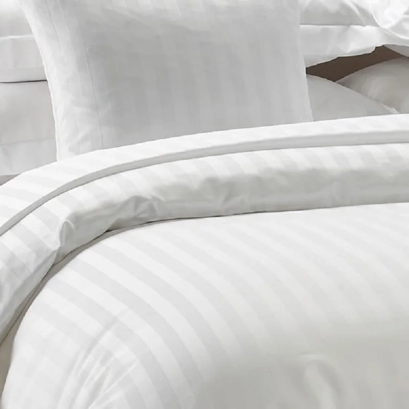 Комплект постельного белья &quotВелес&quot из Страйп-сатина белый для отелей и