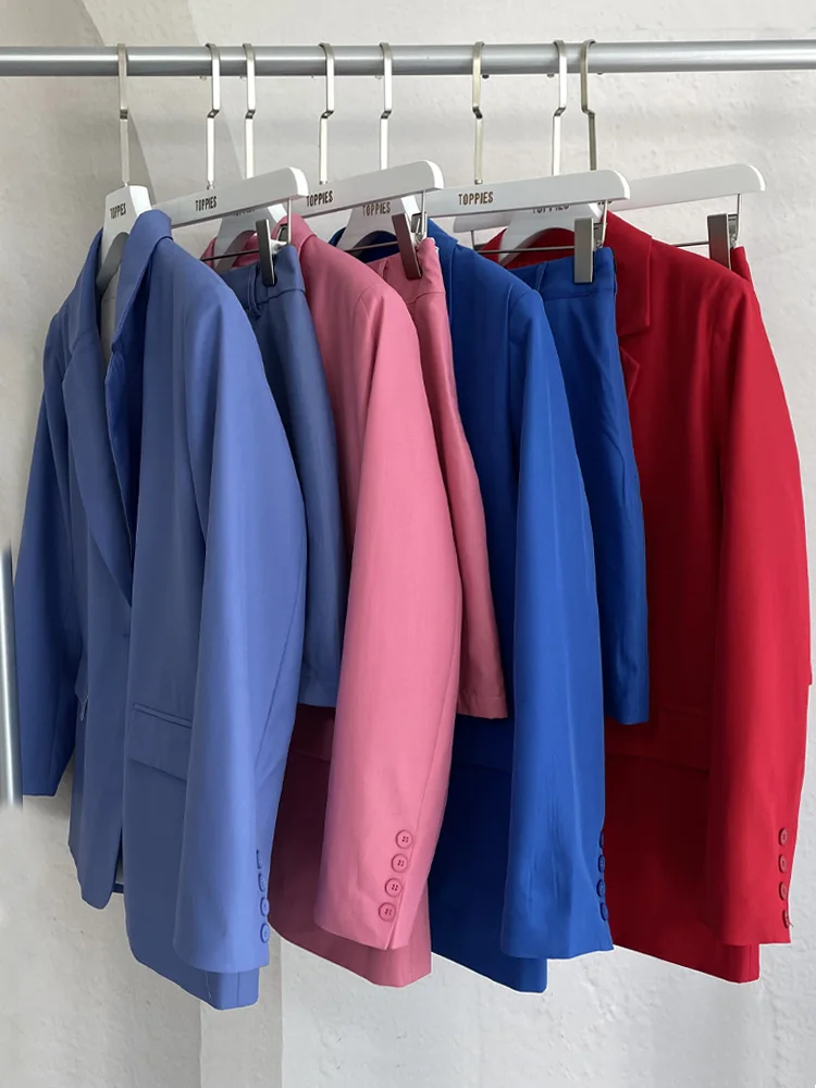 Костюм женский из блейзера и юбки с высокой талией на весну |