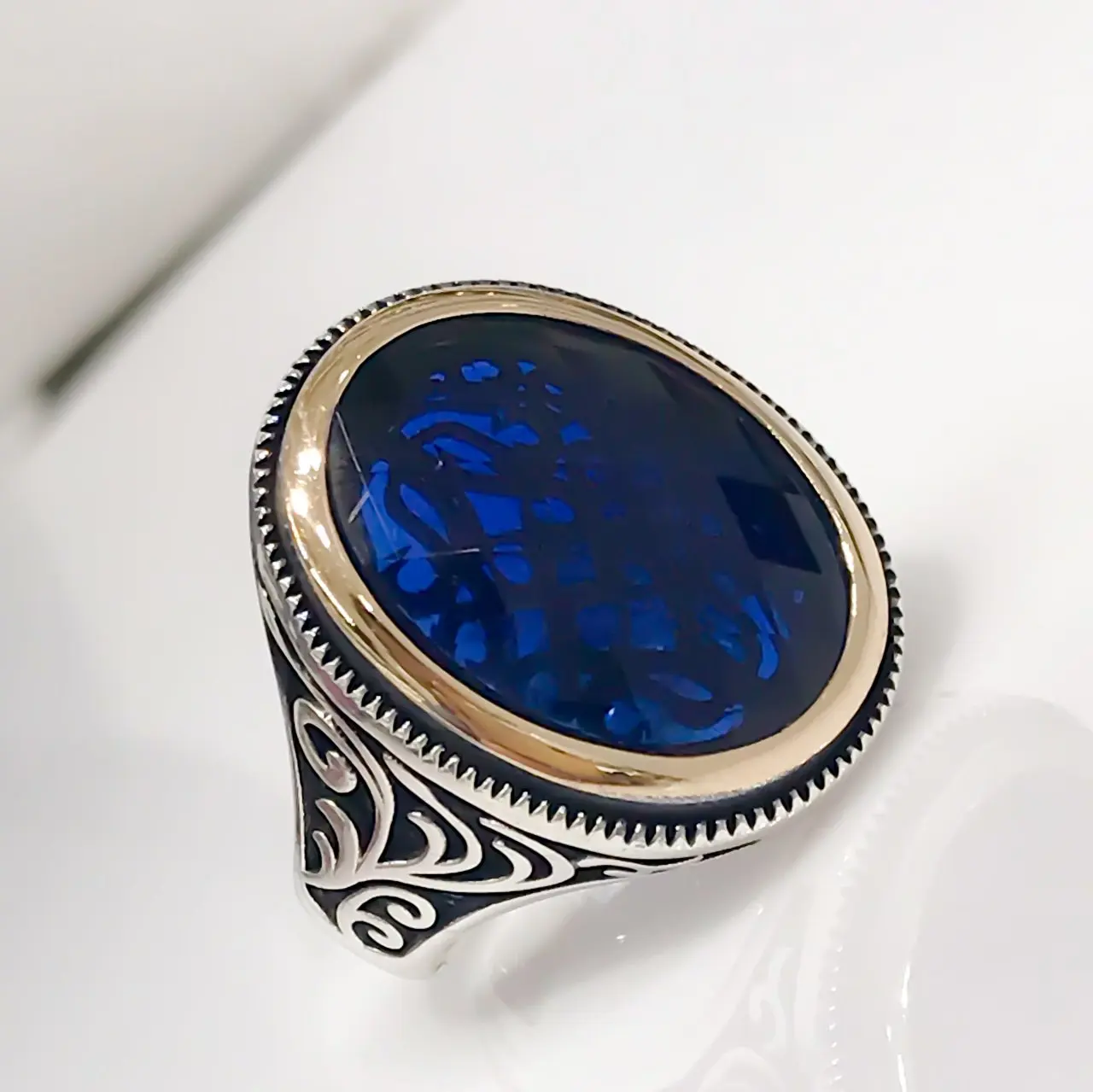 Мужское серебряное кольцо с сапфировым камнем Parlament огранка в форме овала