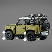 Модель Land Rover из Лего на 2500 тысячи деталей, отличное времяпрепровождение для отцов и детей #4