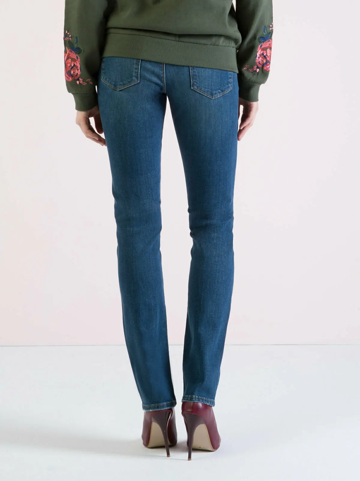 Colins Woman 703 Carla Slim Fit синие с низкой посадкой прямые джинсовые брюки хули женские для