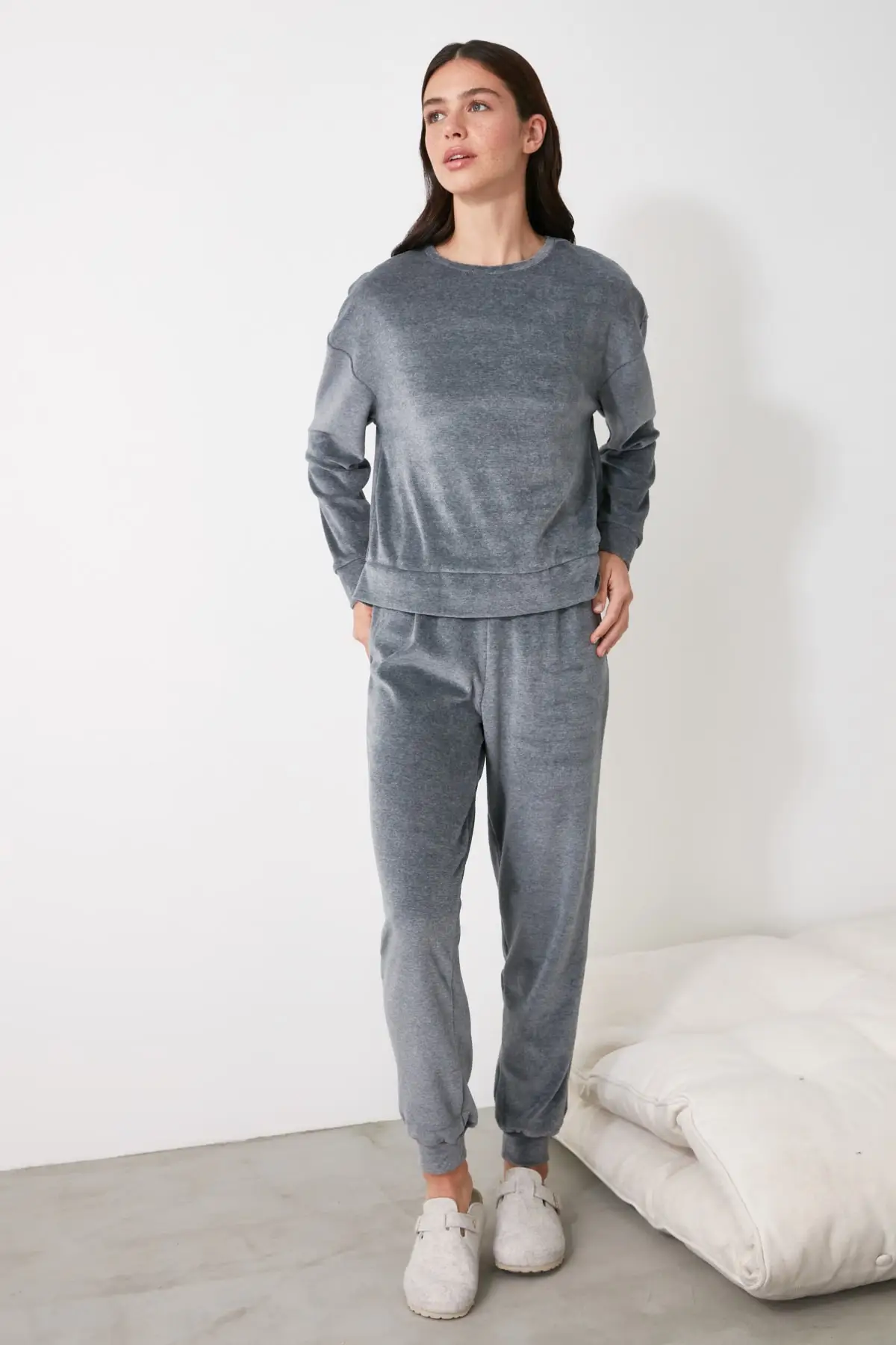 

Trendyol Velvet Pajamas set THMAW21PT0785