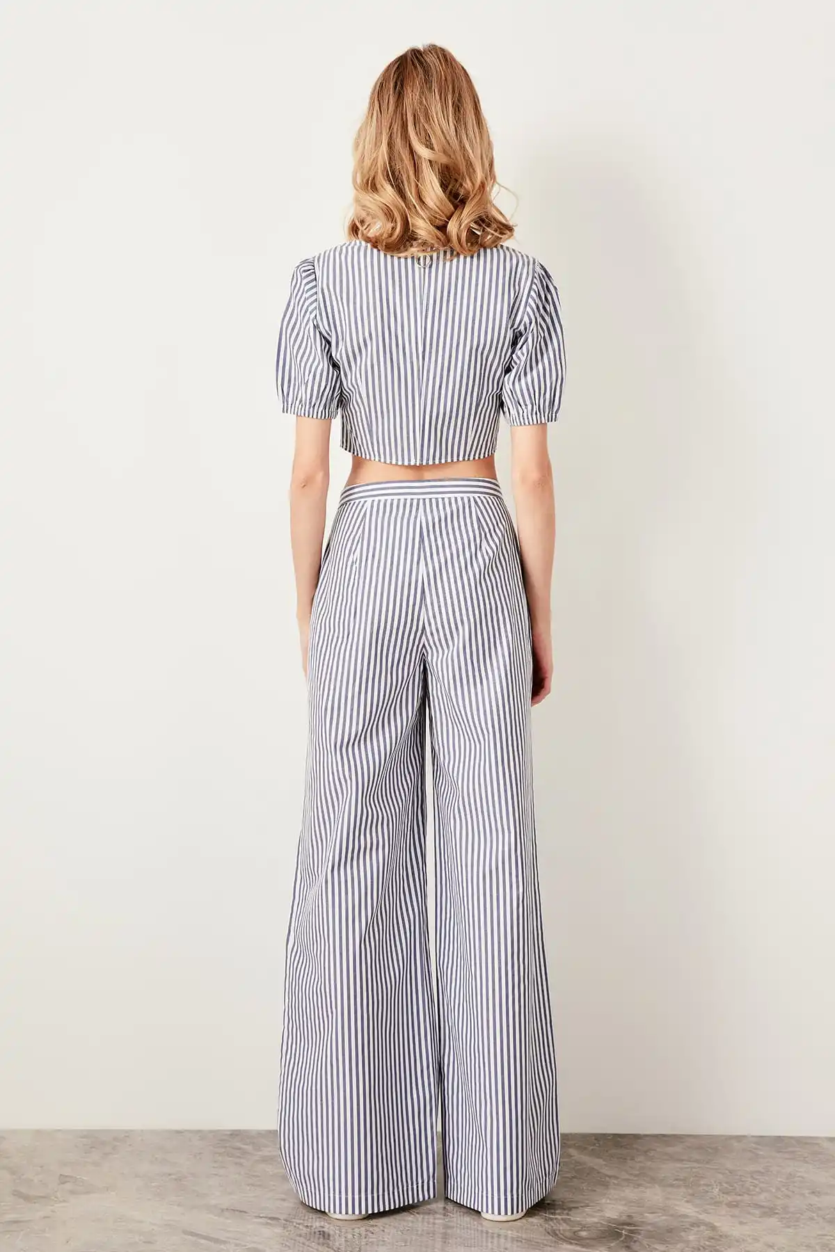 Trendyol брюки в полоску цвета индиго TWOSS19XB0148 | Женская одежда