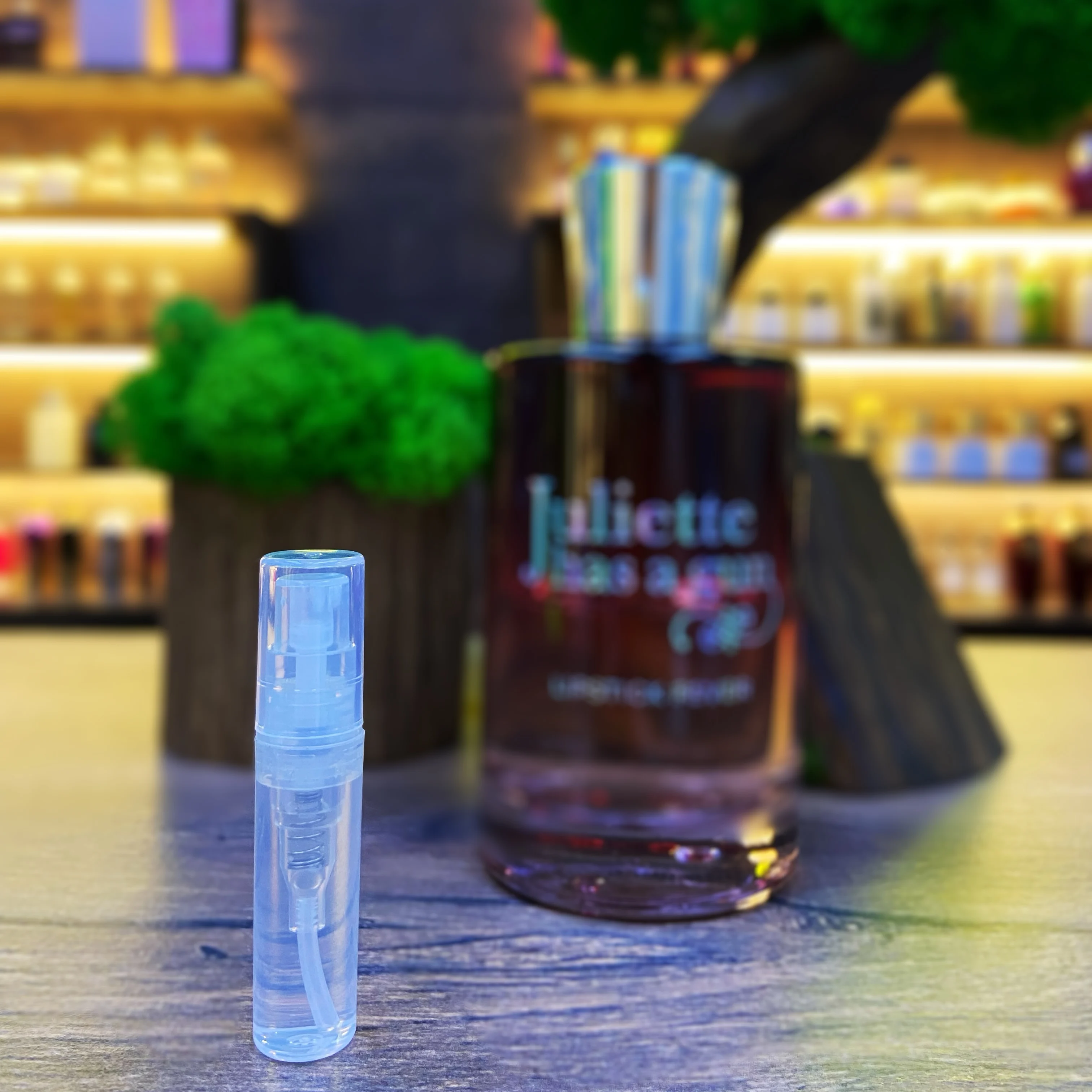 Отливант от Juliette has a gun - Lipstick Fever оригинальная нишевая парфюмерия 2 3 5 10 мл. |