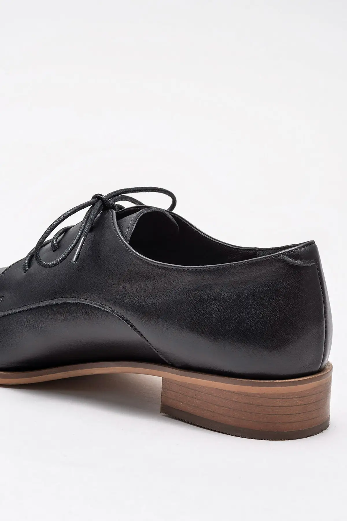 

Hakiki Deri Siyah Kadn Ayakkab