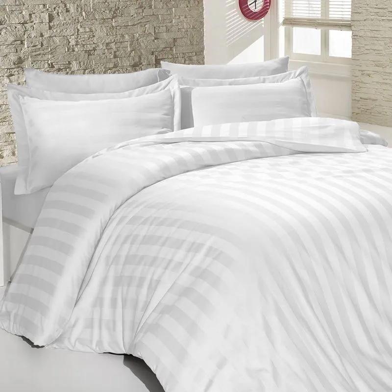 Комплект постельного белья &quotВелес&quot из Страйп-сатина белый для отелей и