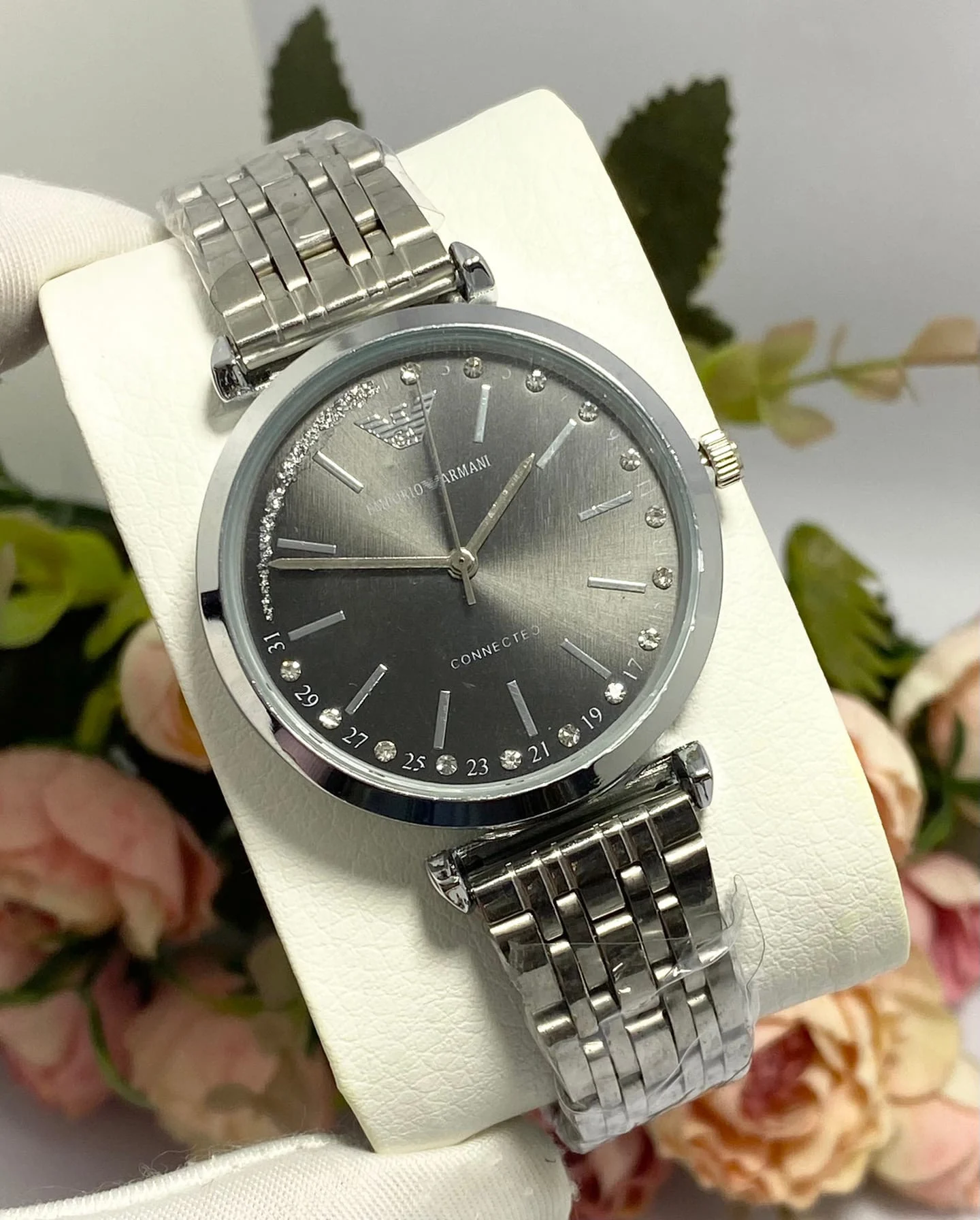 Наручные кварцевые часы |