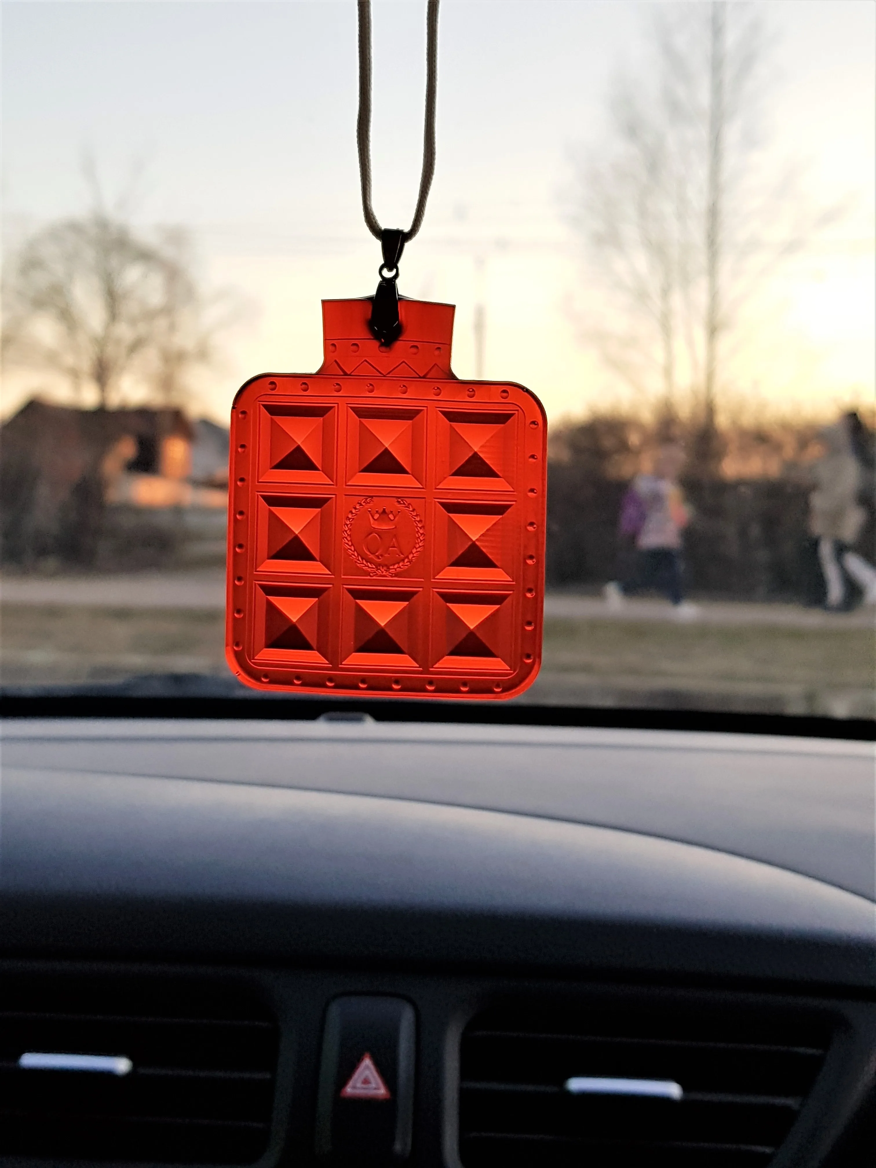 Ароматизатор для авто Queen Aromatica освежитель воздуха автопарфюм подвесной