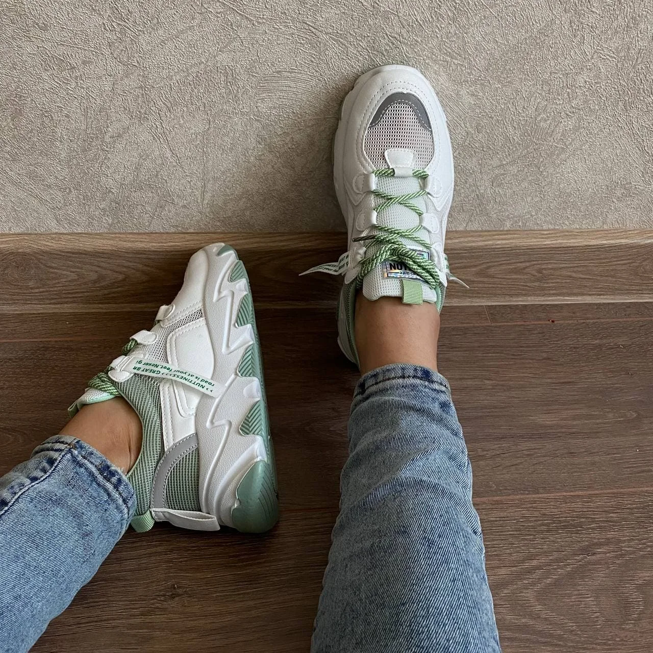 Женские однотонные кроссовки на платформе 2021 модная дышащая удобная