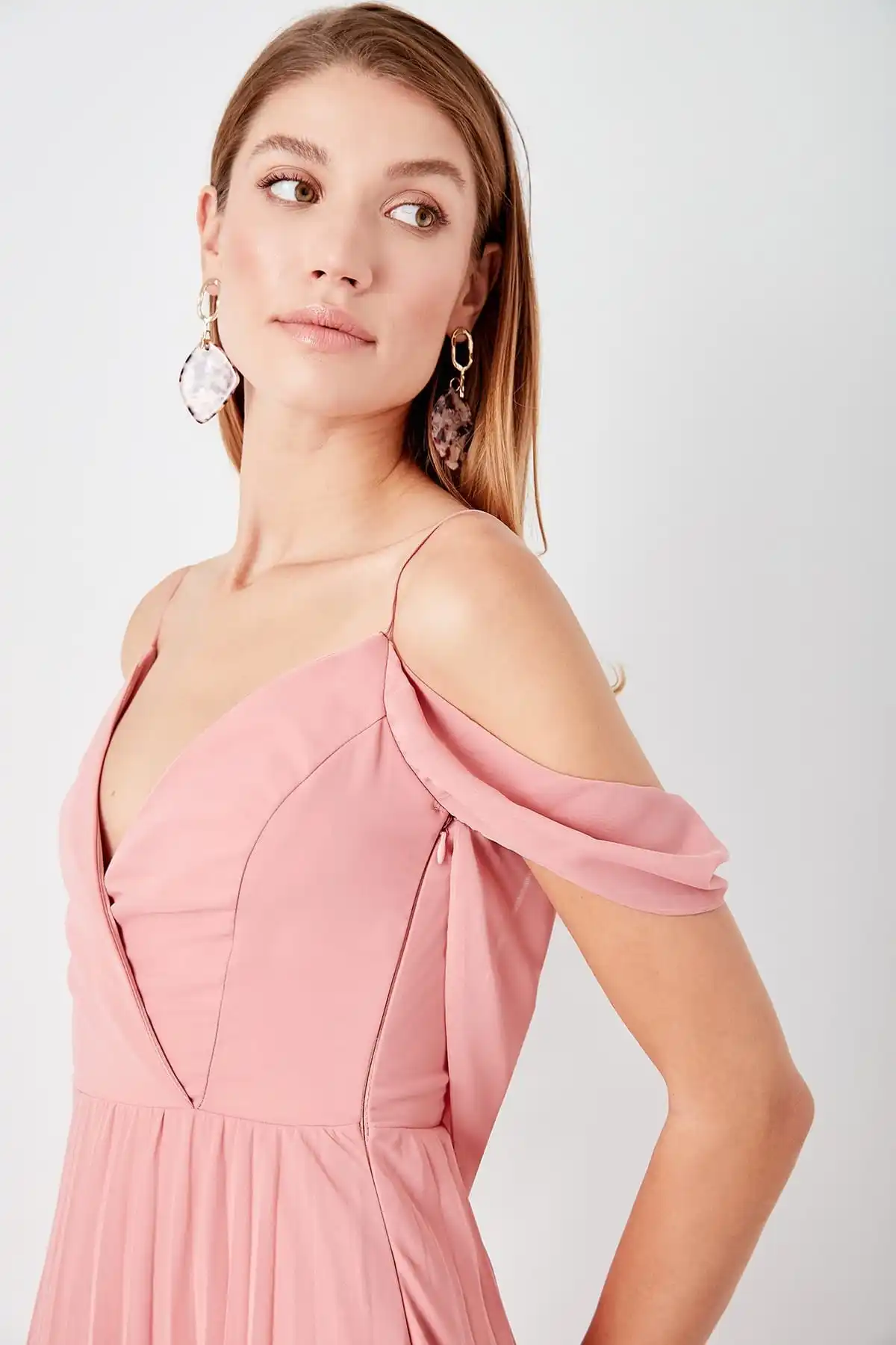 Trendyol Piliseli вечернее платье TPRSS19BB0426