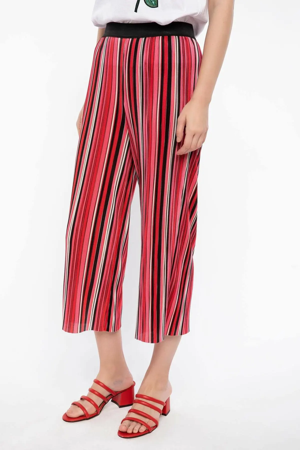 Женские брюки в полоску DeFacto Повседневные Удобные укороченные свободные с