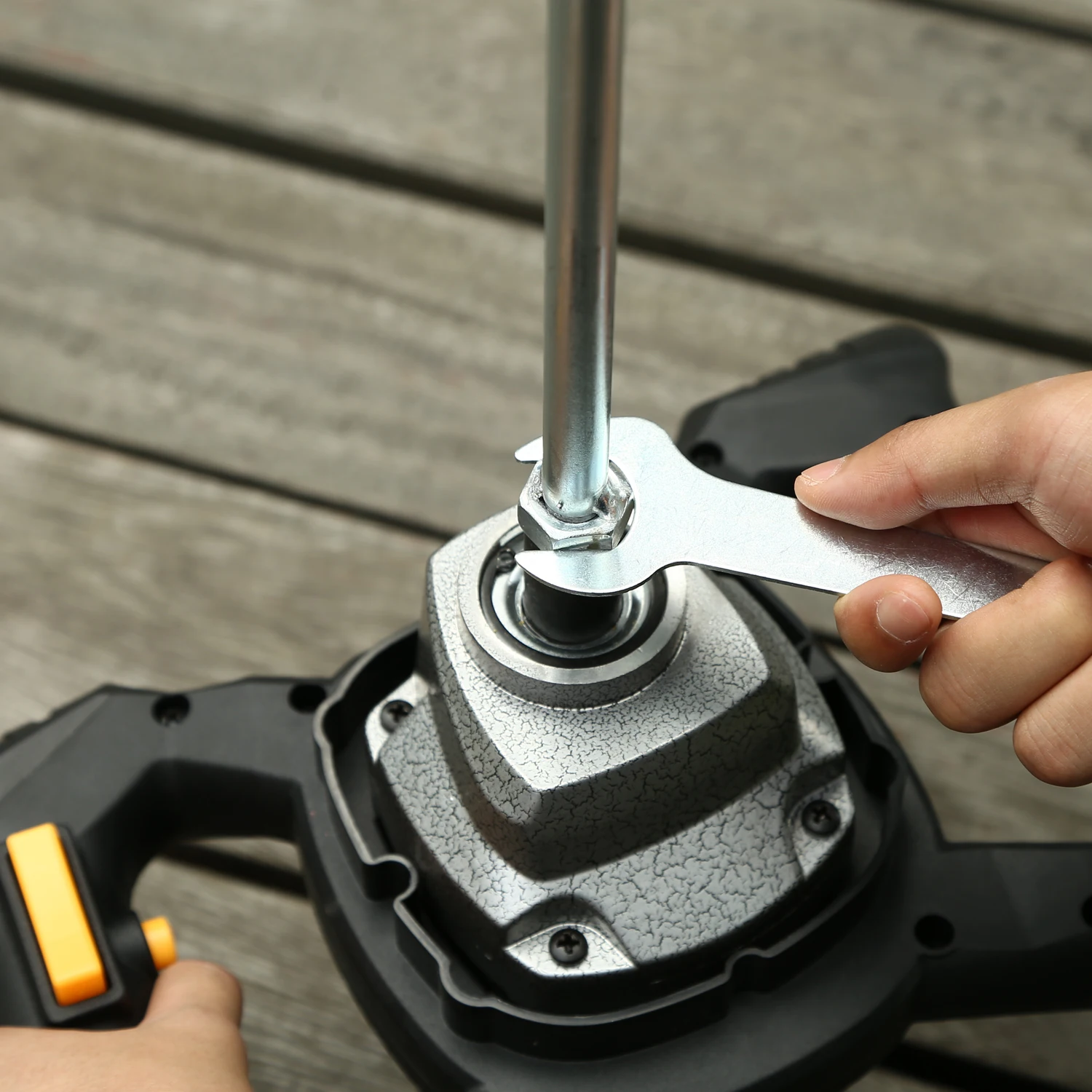 Миксер строительный Zitrek ZKM1600W 022-0300 |