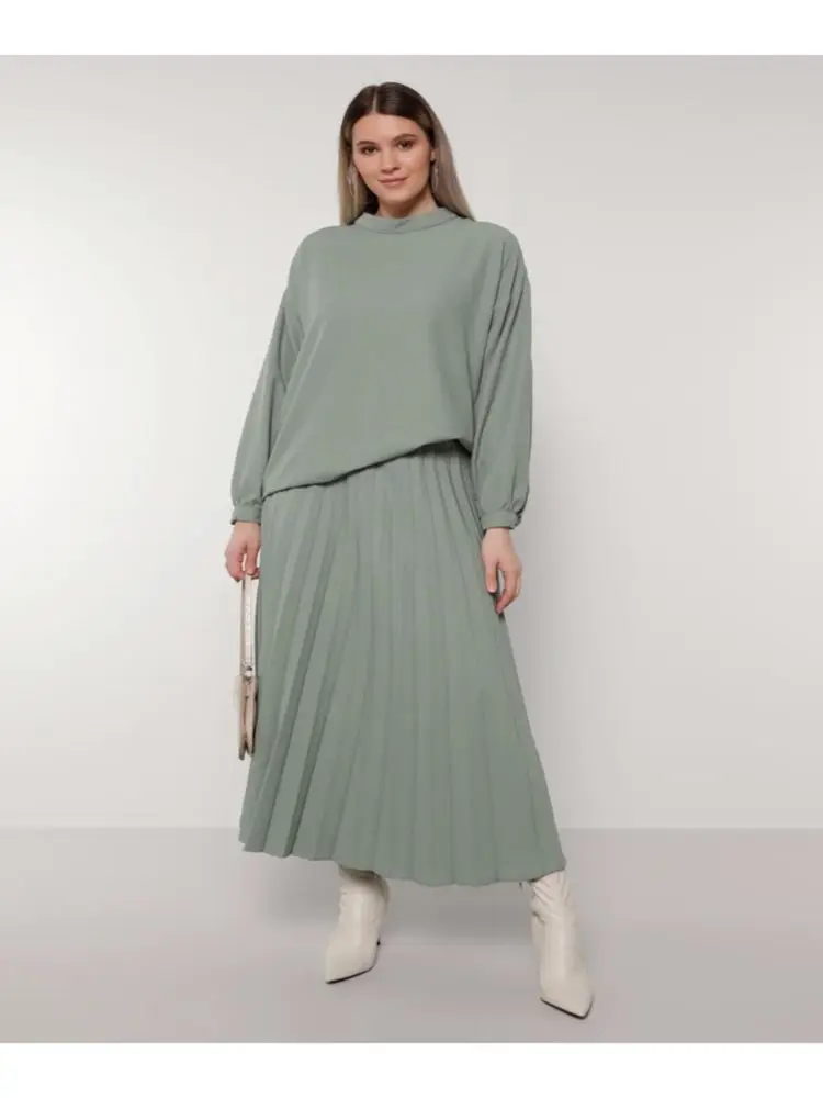 

Alia Plus Size Blouse Double Suit Pleated Maxi Skirt High Waist Crew Neck Shirt Minimal Casual Muslim Fashion 2012 New Season