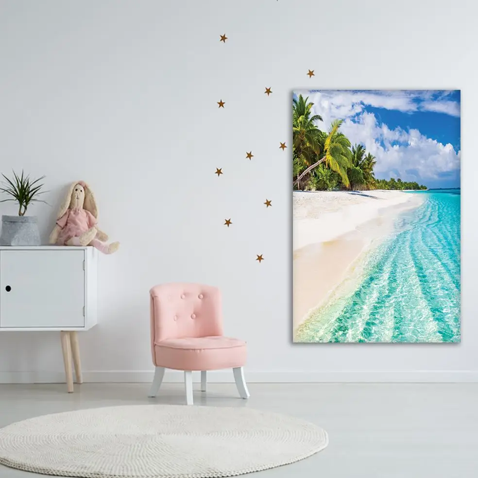 Гобеленовый пляж с пальмами пасмурное небо летний отдых путешествия на Maldives