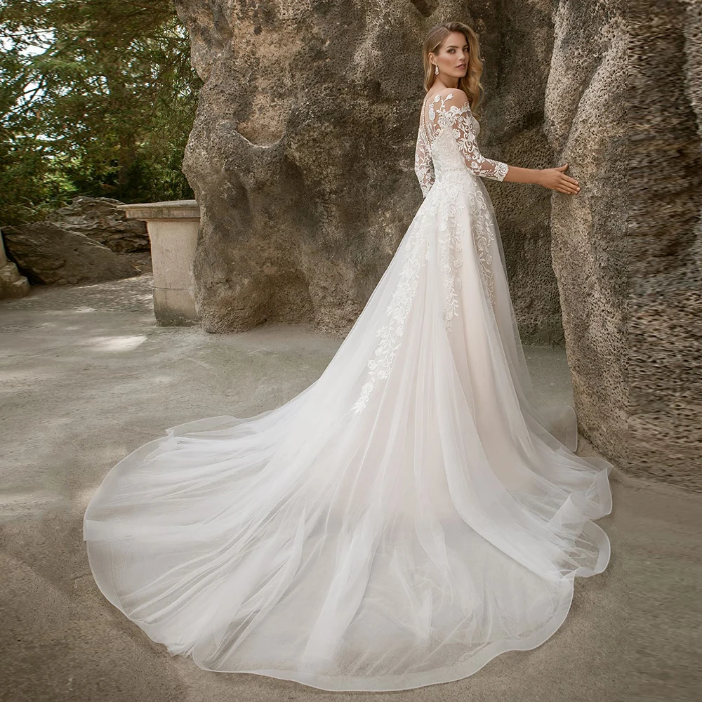 

Charming Lace Tulle Sweep Train Three Quarter Sleeve Wedding Dress Scoop Embroidery Bridal Gowns