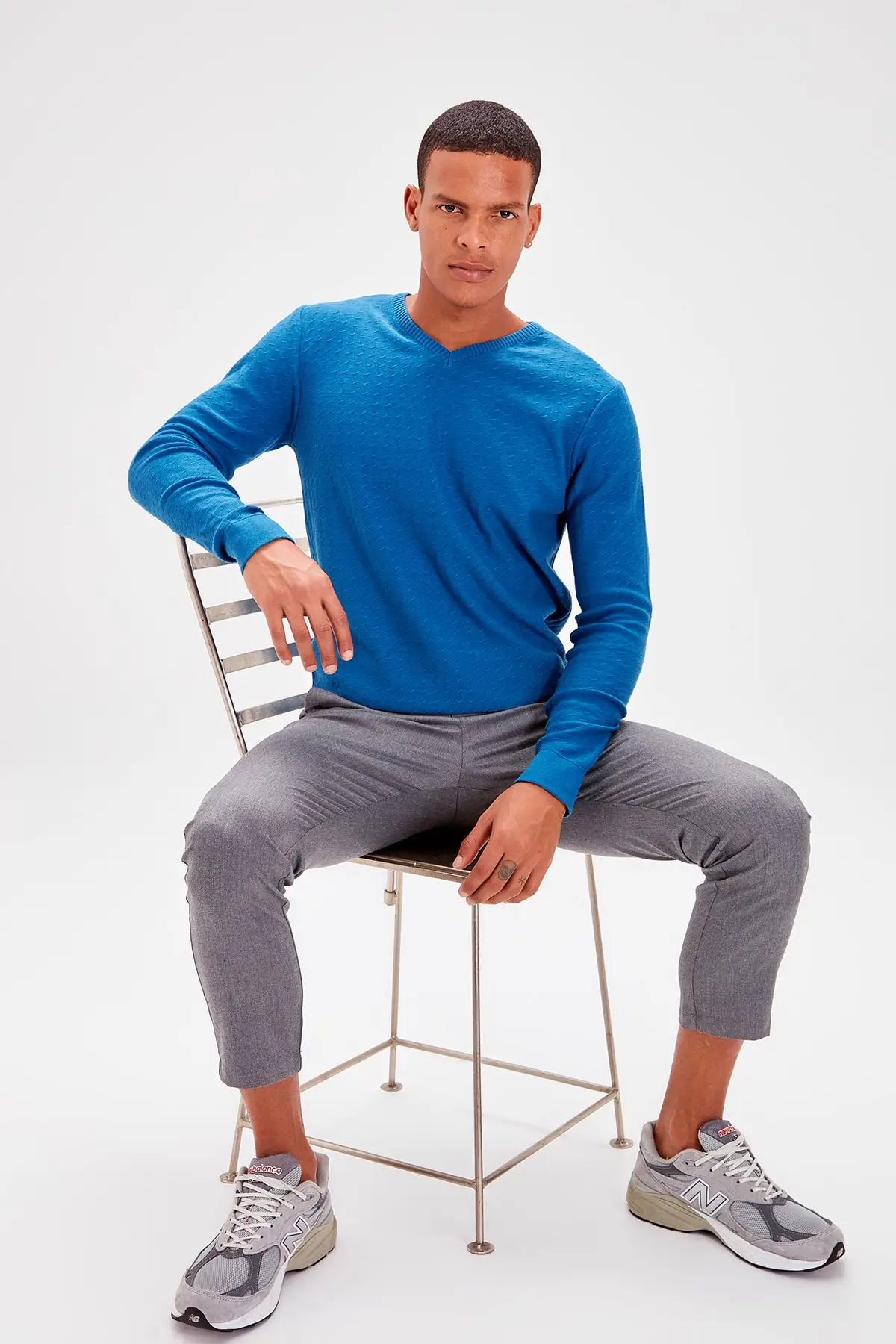 Трендовая масляная Мужская Текстурированная трикотажная одежда с v-образным