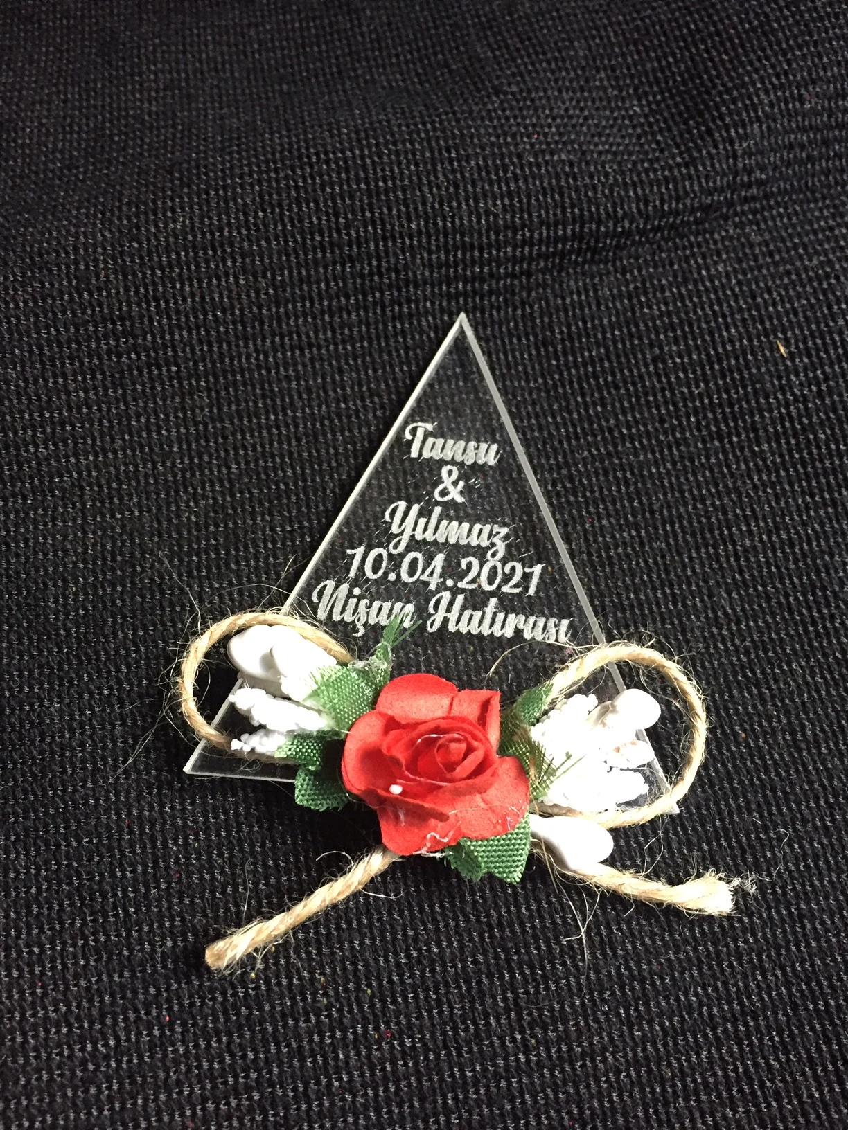 

İsme özel şeffaf pleksi düğün nişan magnetleri hediyelik seromoni hediyesi romantik çiçek 24 adet