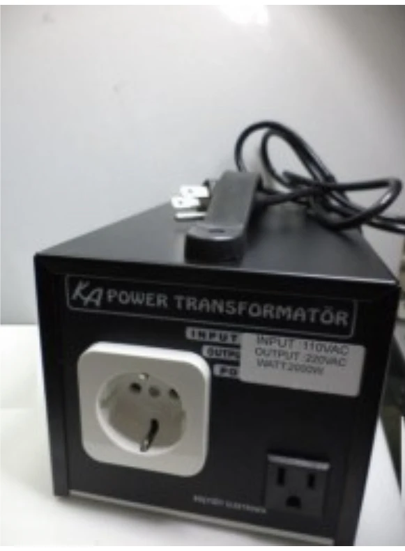 

2000w 110v-220v VOLT Convertor Adapter