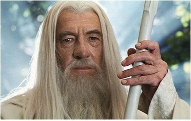 Парики для косплея Hobbit Gandalf длинные волнистые синтетические волосы серого цвета