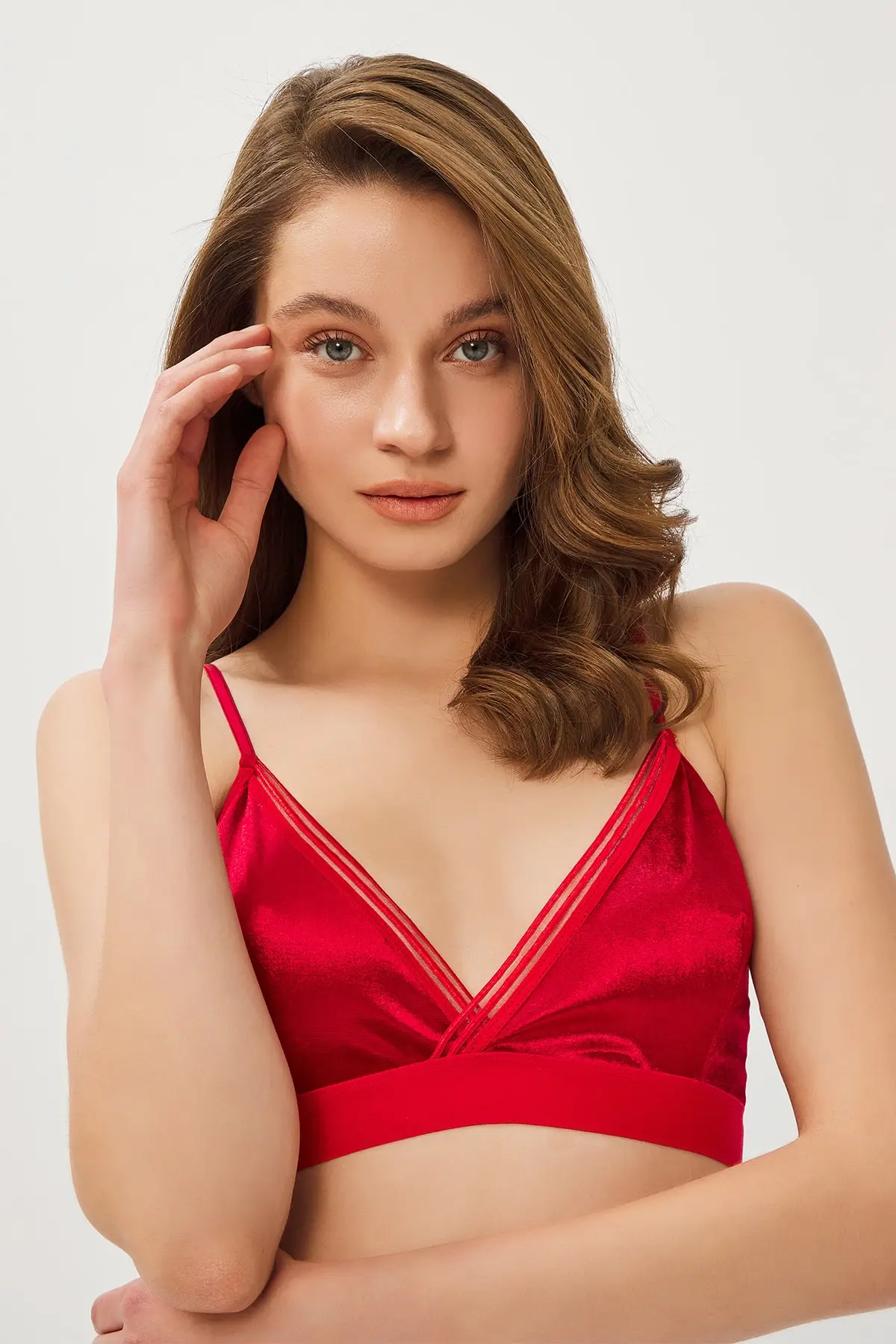 

Tomris Red Color Velvet Roving Detailed Bralet Bra Panty Set