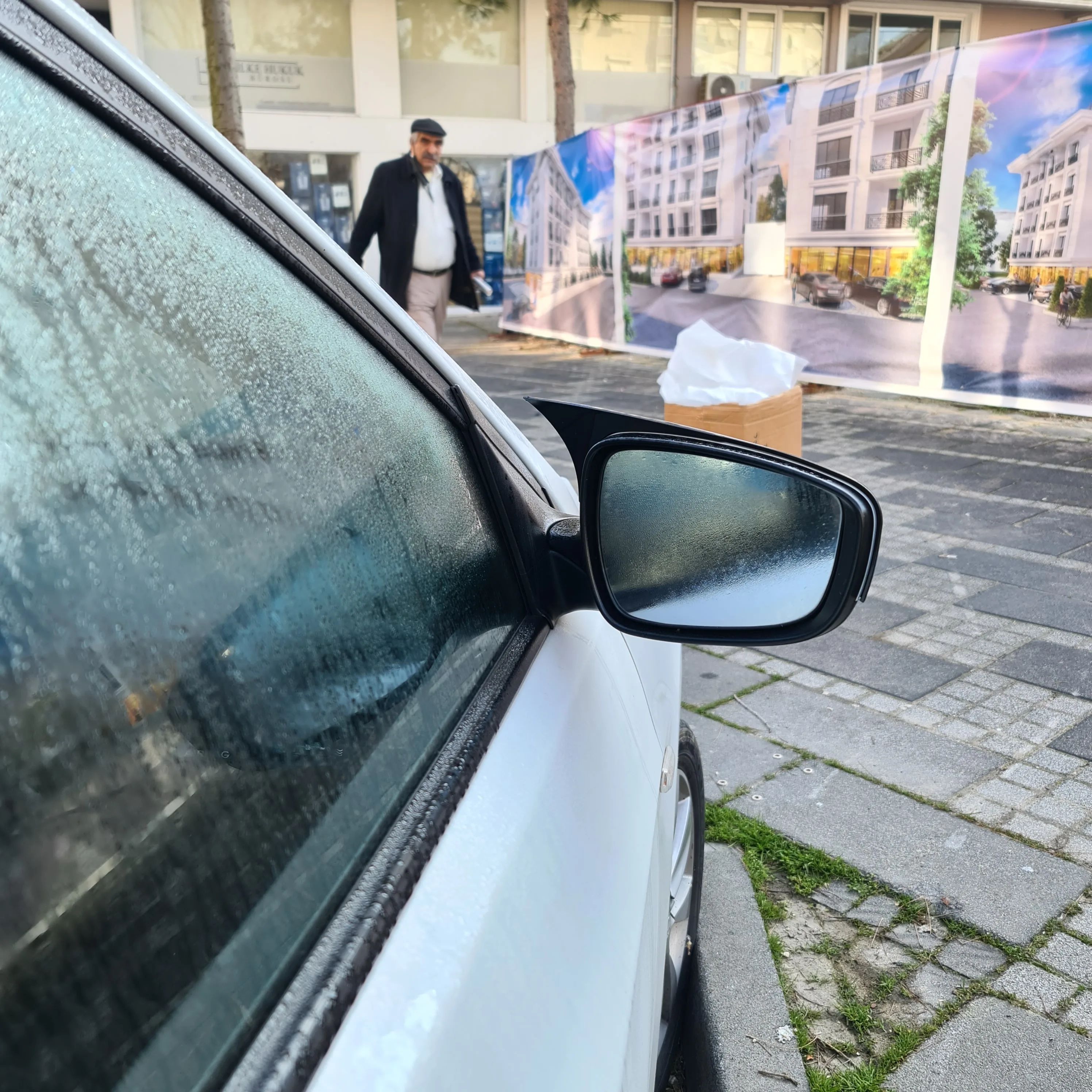 Зеркальный чехол для Hyundai Accent Blue M4 Look аксессуар ярко-черный пианино черный с