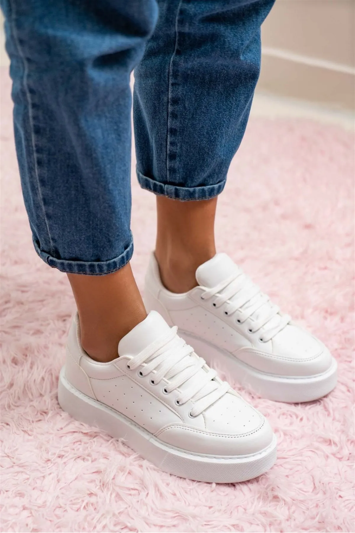 

SENSETEKST Women's Trend Best White Lace-Up Sneakers