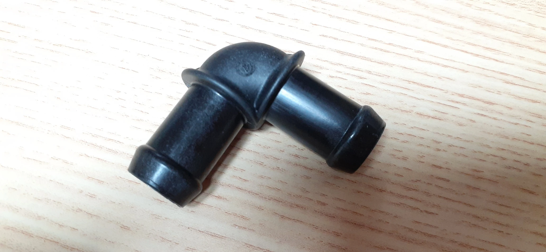 Connecting connector corner 18*18 1313979b/1321082a Webasto | Heating & Fans