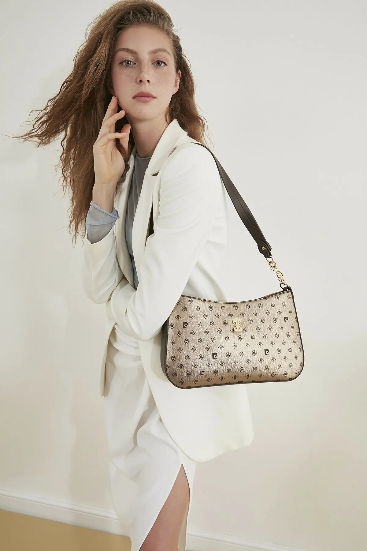 

Women's Red Chain Flat Bag