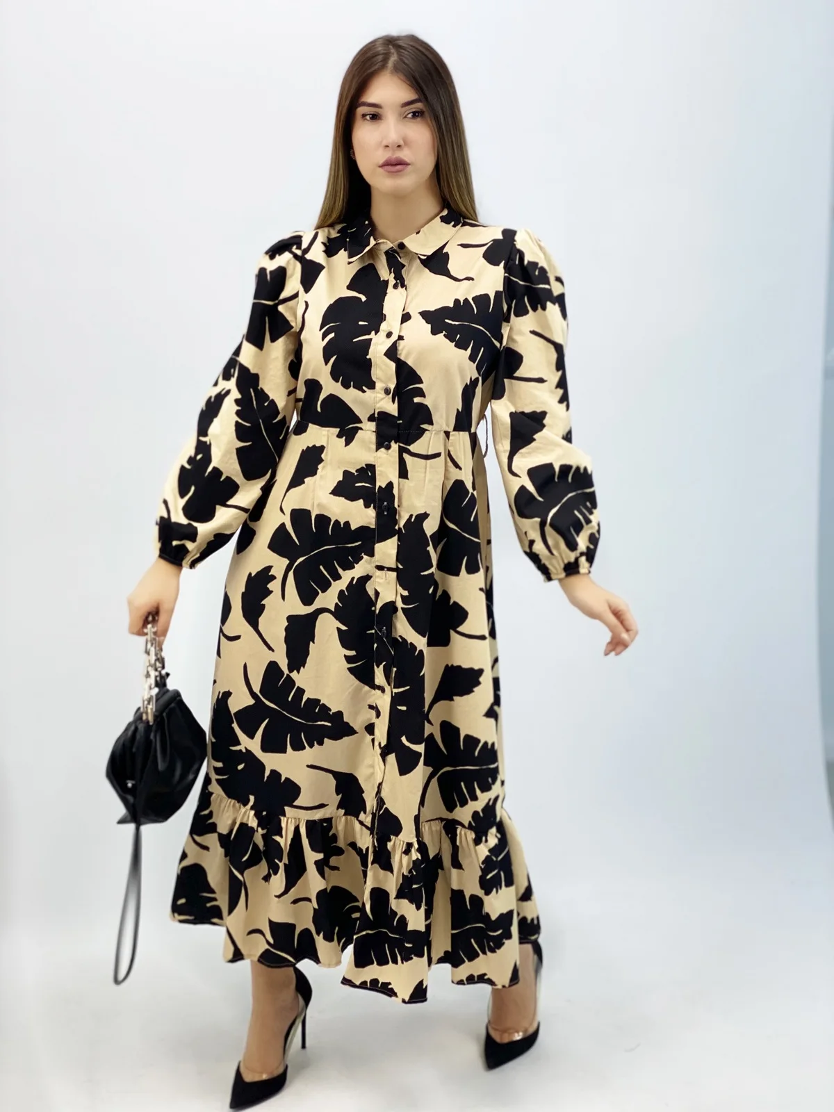

Beige Black Long Arched Dress