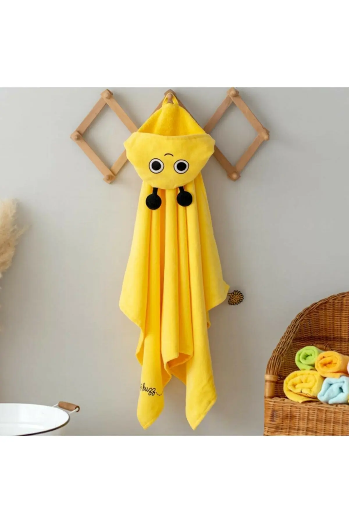 Milk & Moo yellow Velvet Swaddle Towel Bee Buzz Buzz baby bathrobe animal kids towel