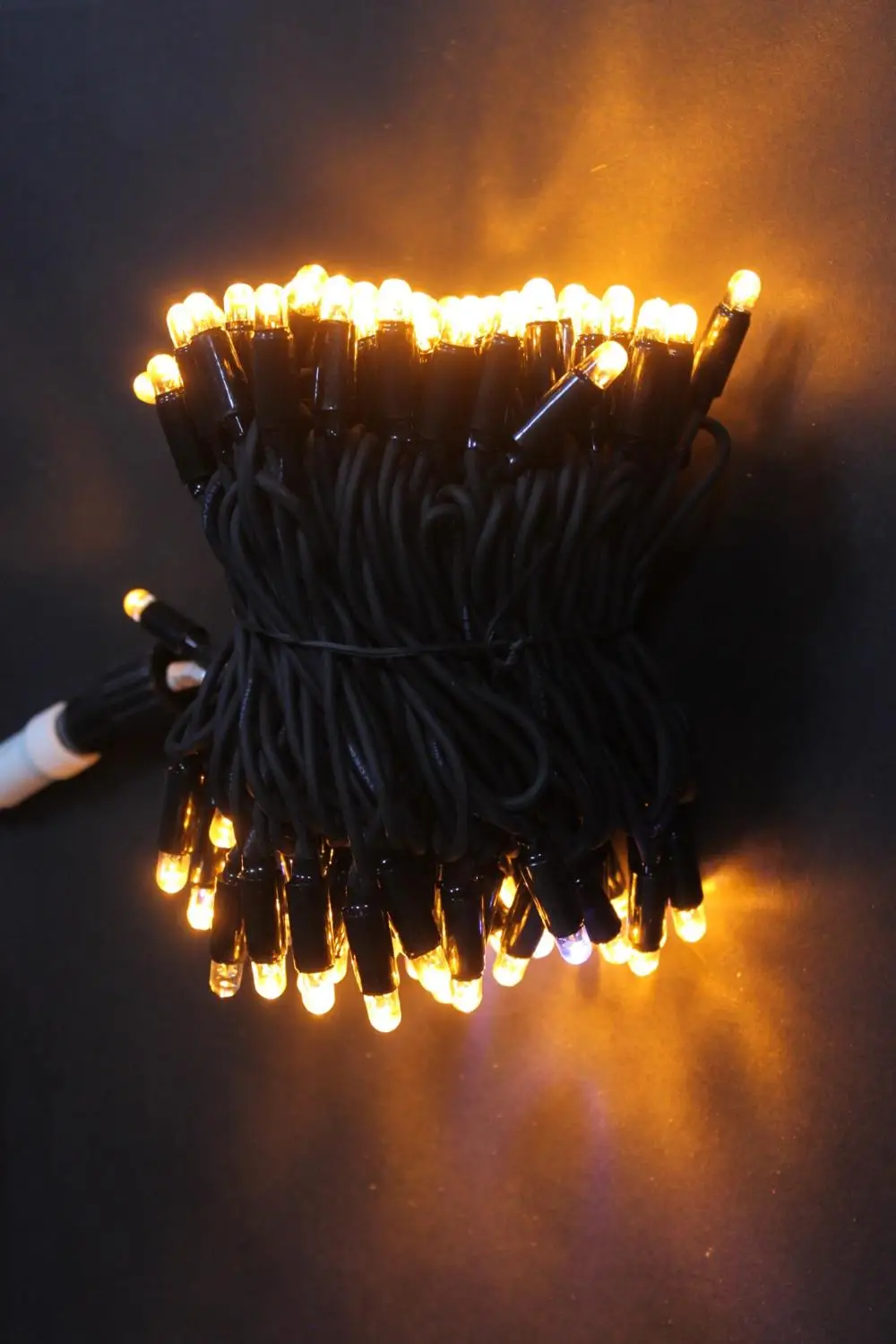 Гирлянда Нить уличная для украшения 10м 31V шнур черного цвета 100 LED 90 желтых пост
