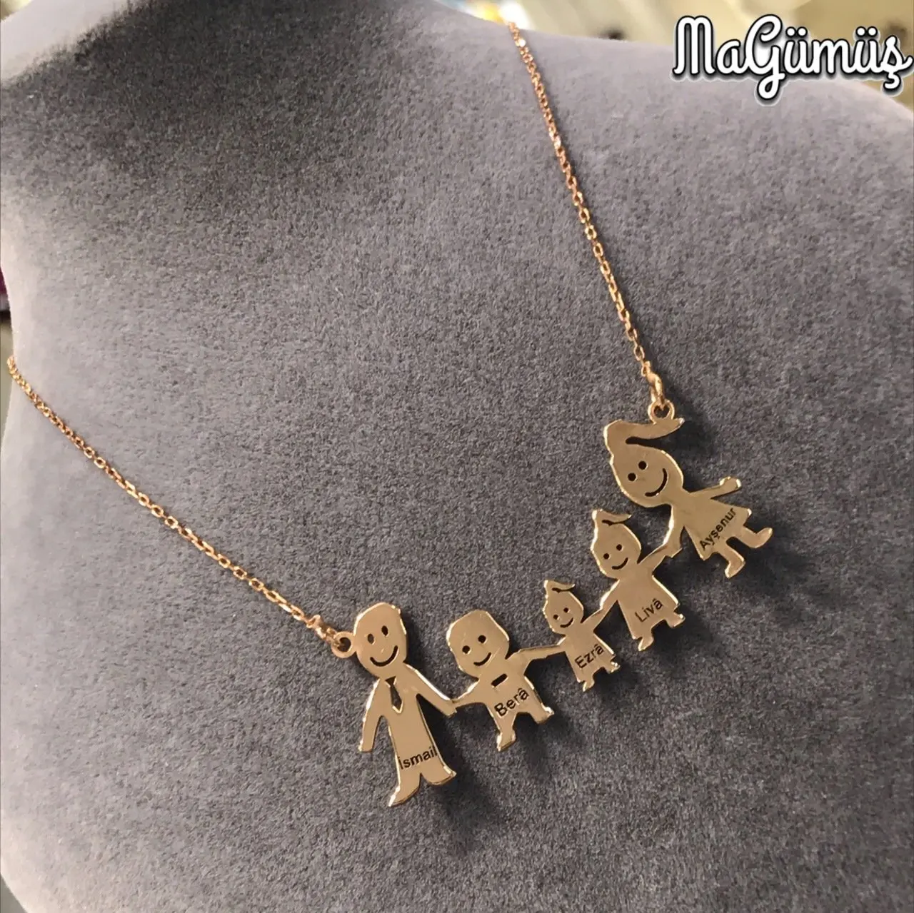 

5 personality Is Silver Family Necklace