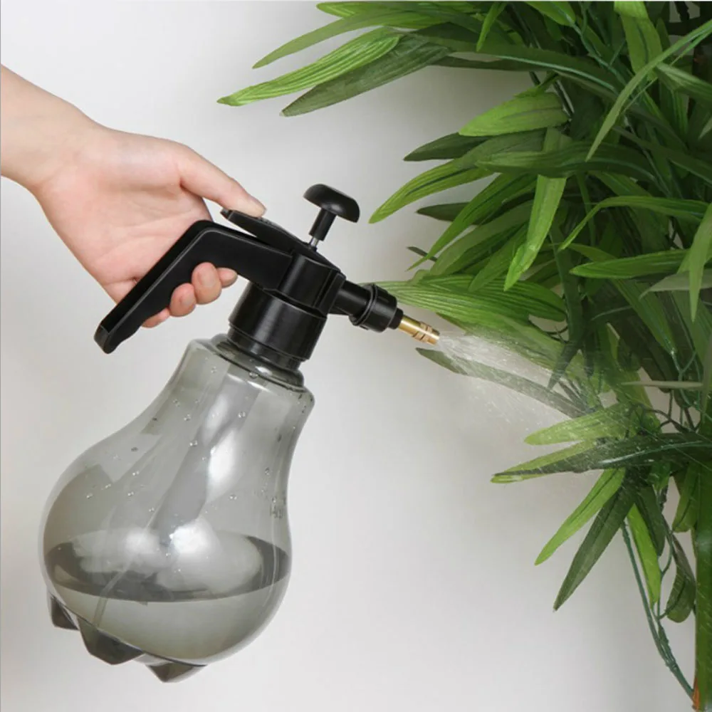 

Small watering spray bottle watering pot gardening watering pot sprayer family dedicated