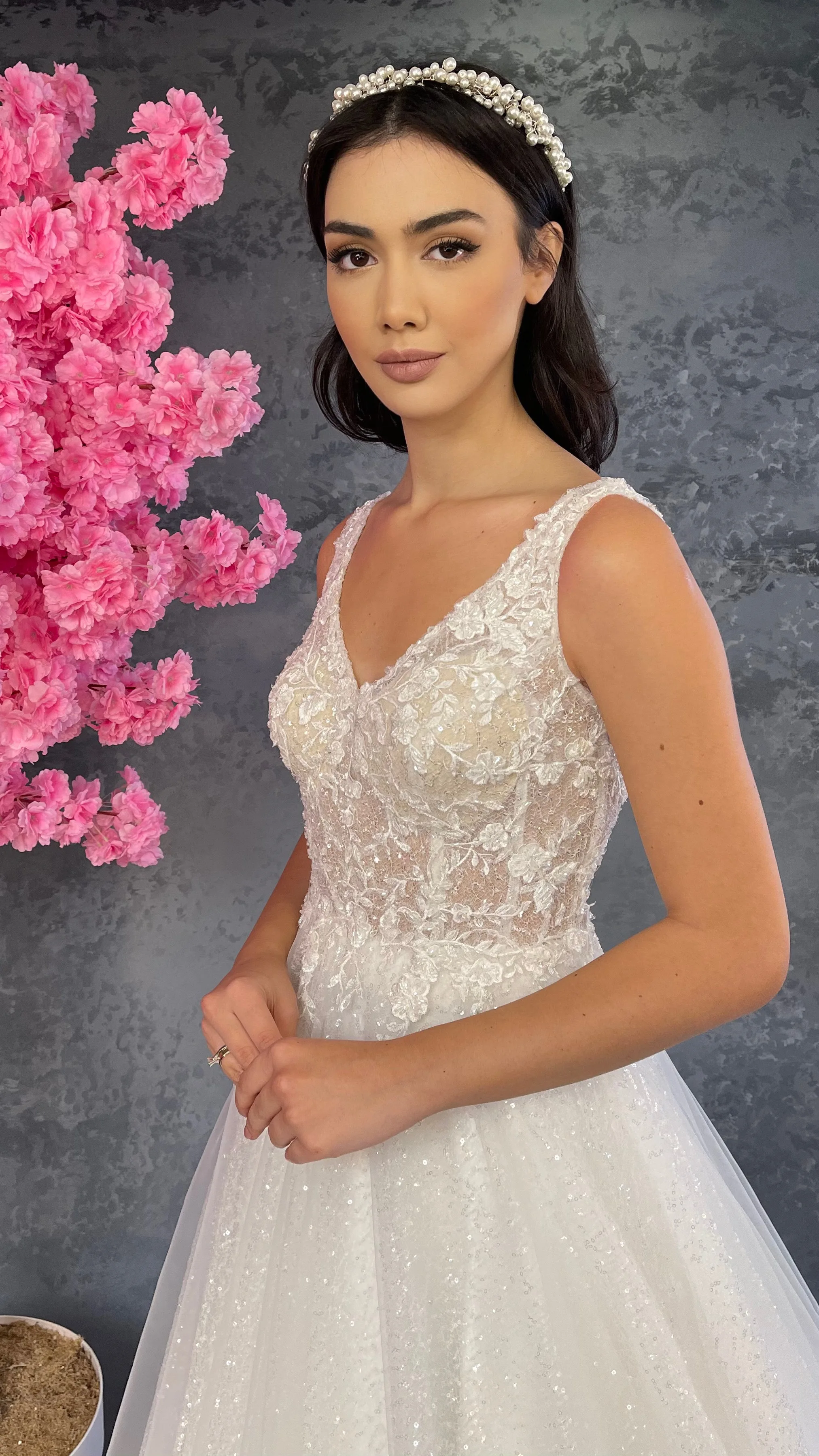 

Sequin Embroidered Skirt V Neck Helen Wedding Dress Bridal Dresses Bridesmaid Dresses Custom Design Evening Dress Quality Fabric