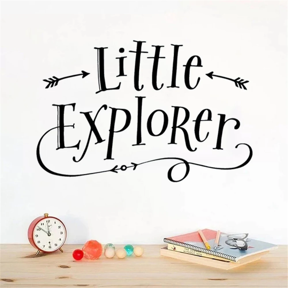 

Настенные наклейки LIttle Explorer с цитатами, съемные виниловые Мультяшные фрески для детской спальни, гостиной, декоративные наклейки, Постер HJ0852